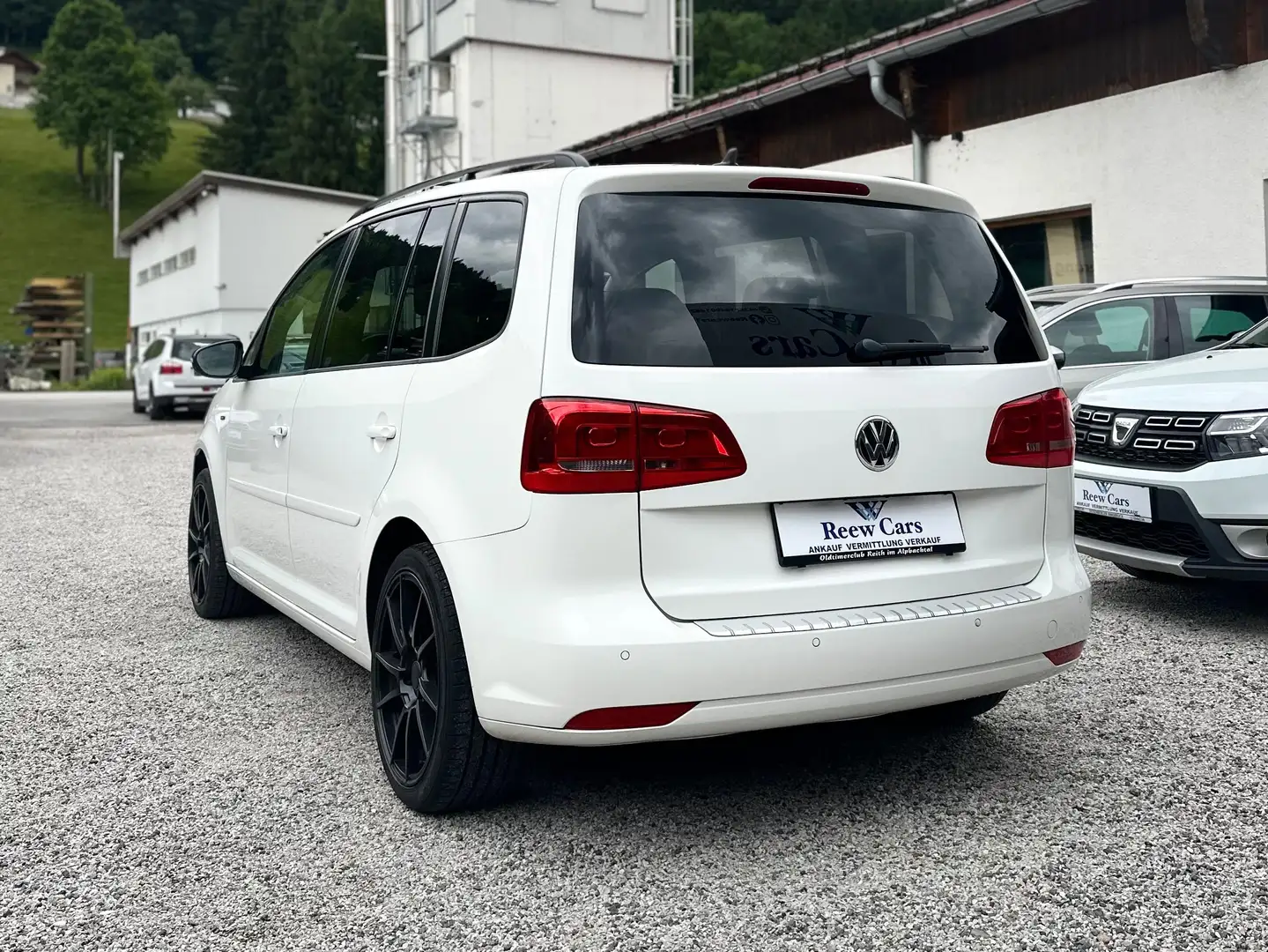 Volkswagen Touran Match BMT Weiß - 2