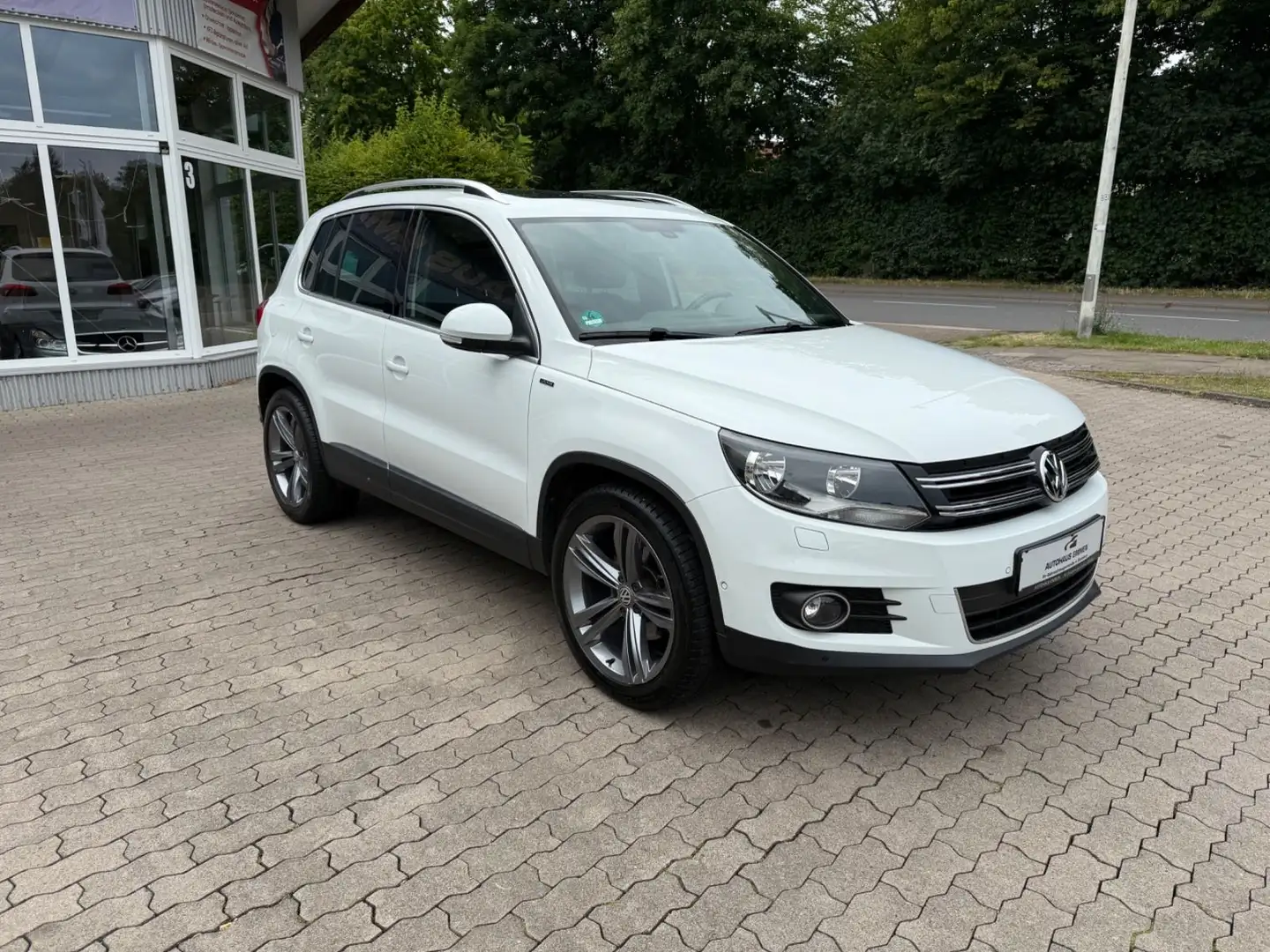 Volkswagen Tiguan 1.4 TSI Lounge Sport & Style/Pano/Standhz Weiß - 2