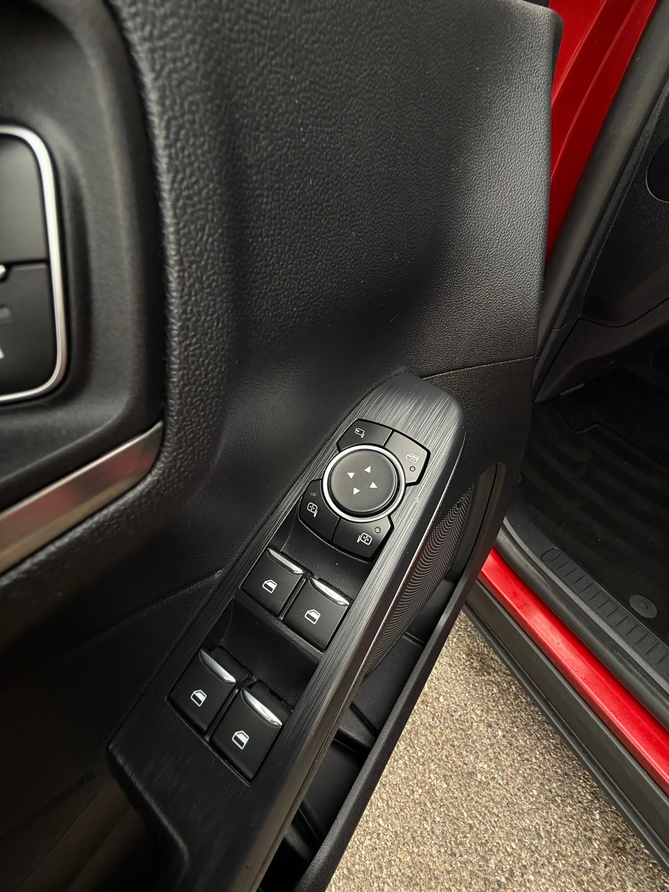 Ford Kuga Plug-In Hybrid Titanium 225PS AHK schenkbar — photo 15