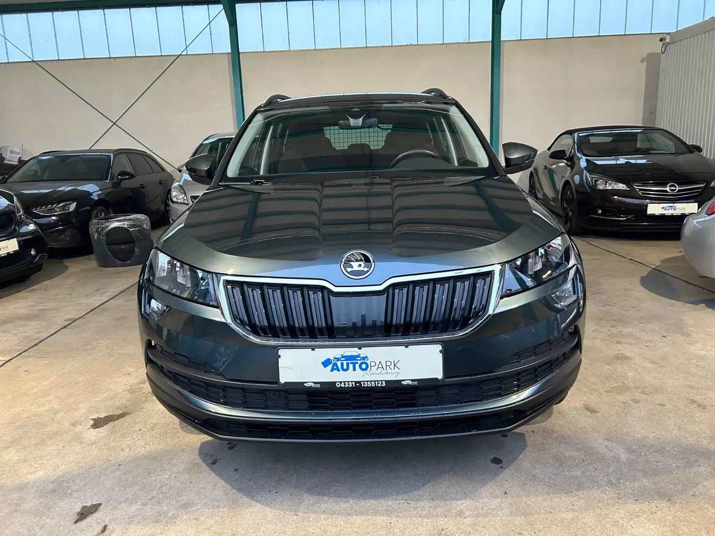 Skoda Karoq 1,6 TDI Ambition *Tempomat* Grau - 2