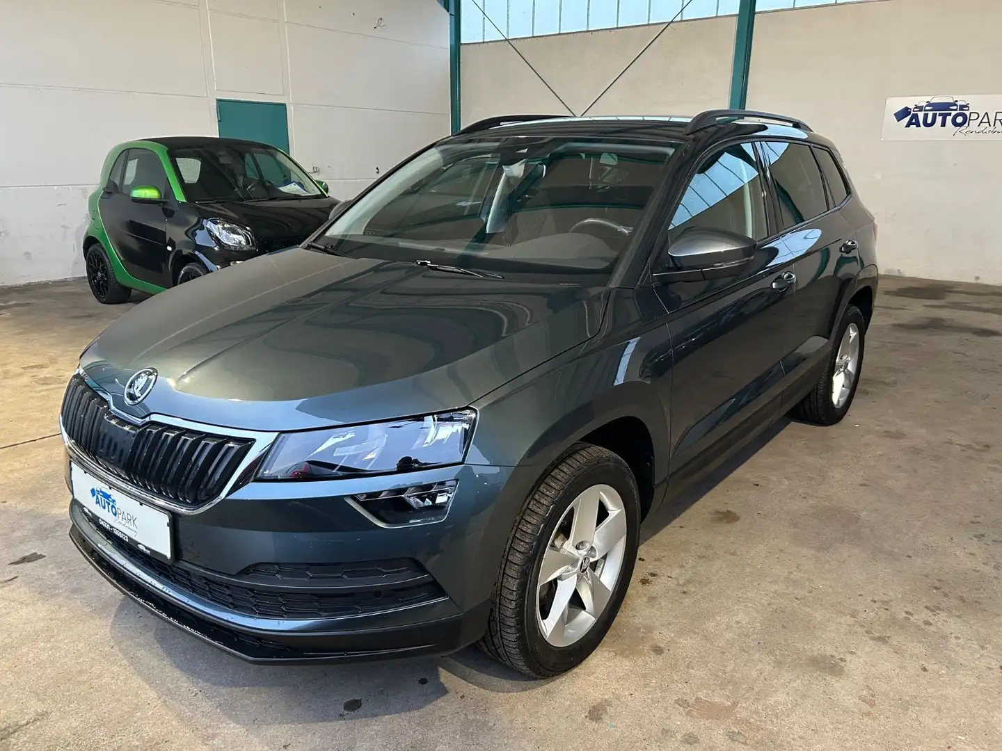Skoda Karoq 1,6 TDI Ambition *Tempomat* Grau - 1