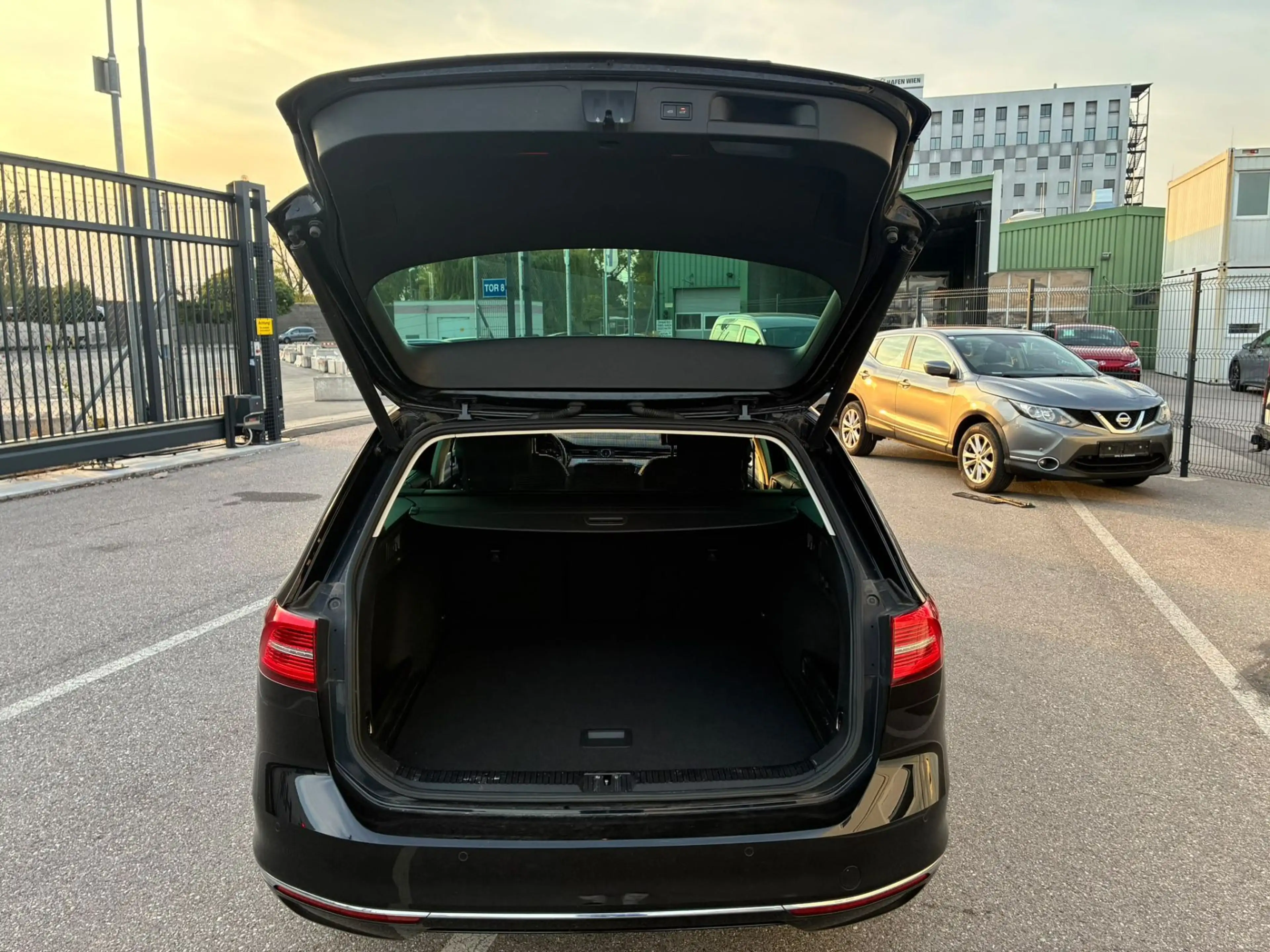 Volkswagen Passat Variant TDI Highline Aut. AHK KAMERA ALCANTARA — photo 10