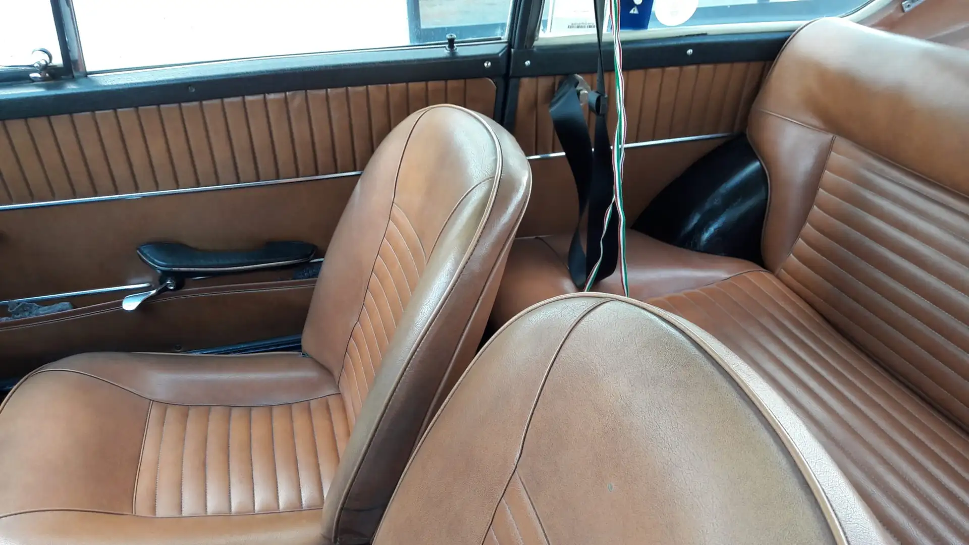 Fiat 850 COUPE Grau - 2