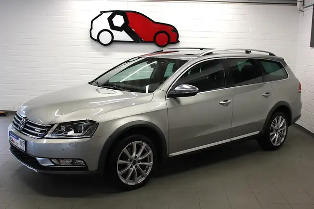Volkswagen Passat Alltrack Basis 2,0 TDI BMT 4Motion AHK Pano Rfk BI-Xenon BT