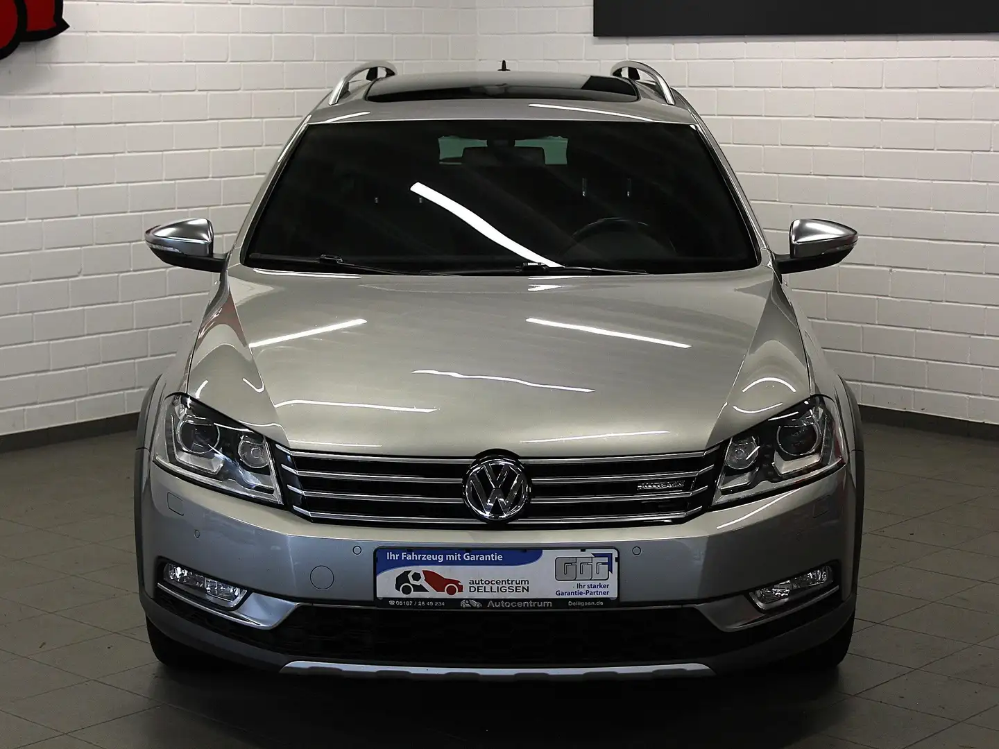 Volkswagen Passat Alltrack Basis 2,0 TDI BMT 4Motion AHK Pano Rfk BI-Xenon BT Gri - 2