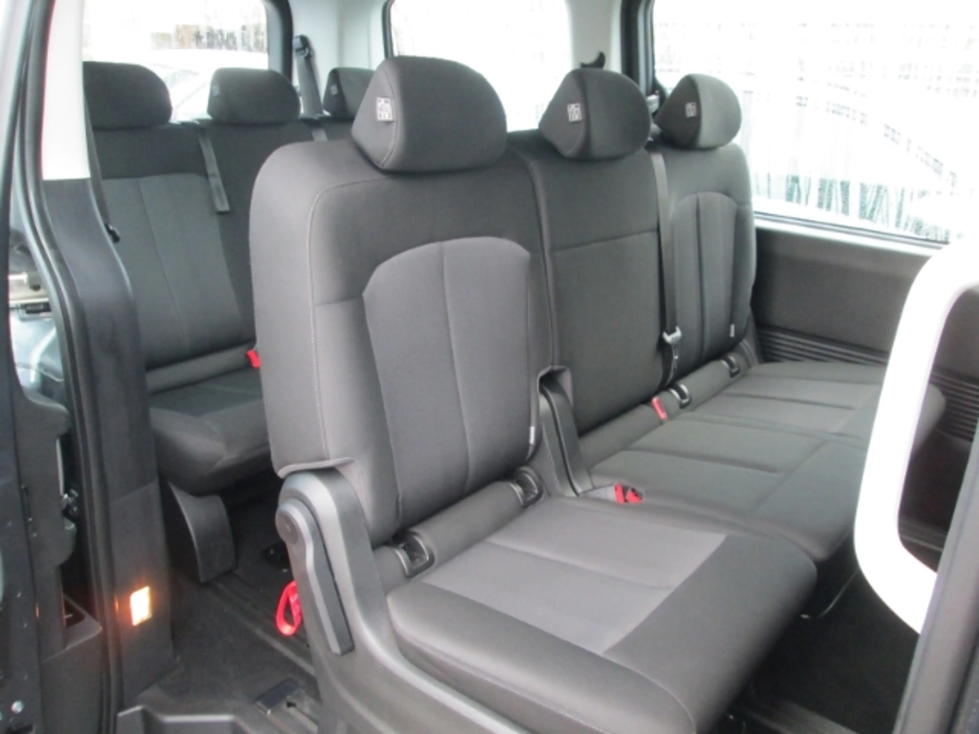 Hyundai STARIA Hyundai 9-Sitzer 2.2 CRDi 8 A/T 2WD 177PS Trend Ea — photo 6
