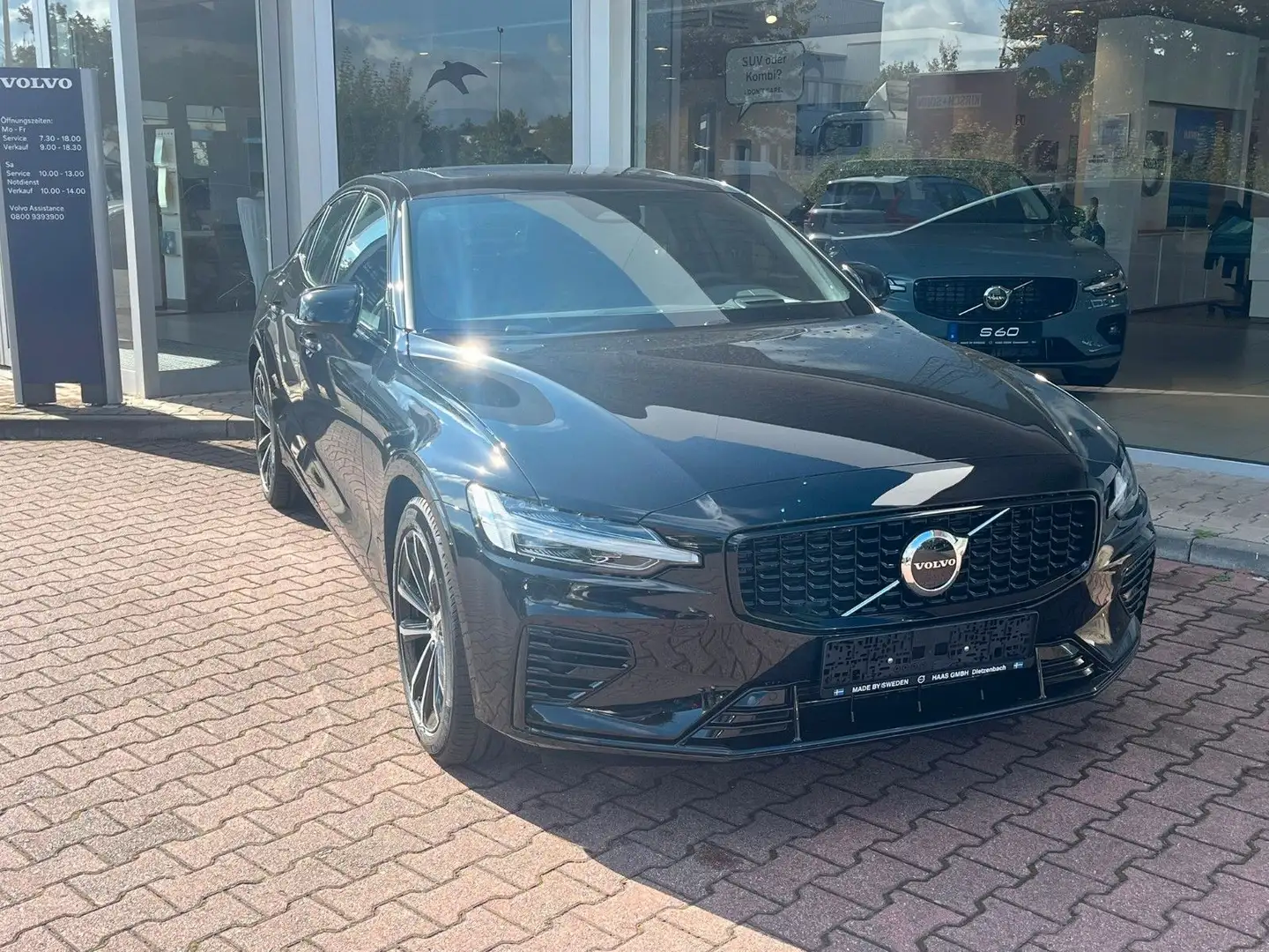 Volvo S60 Recharge T8 AWD Schwarz - 1