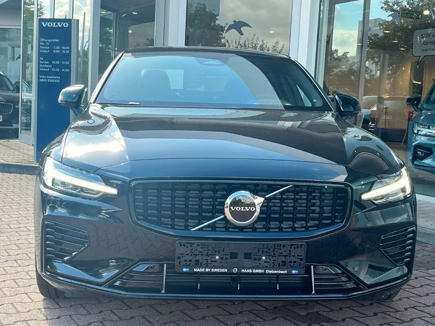 Volvo S60 Recharge T8 AWD Schwarz - 2