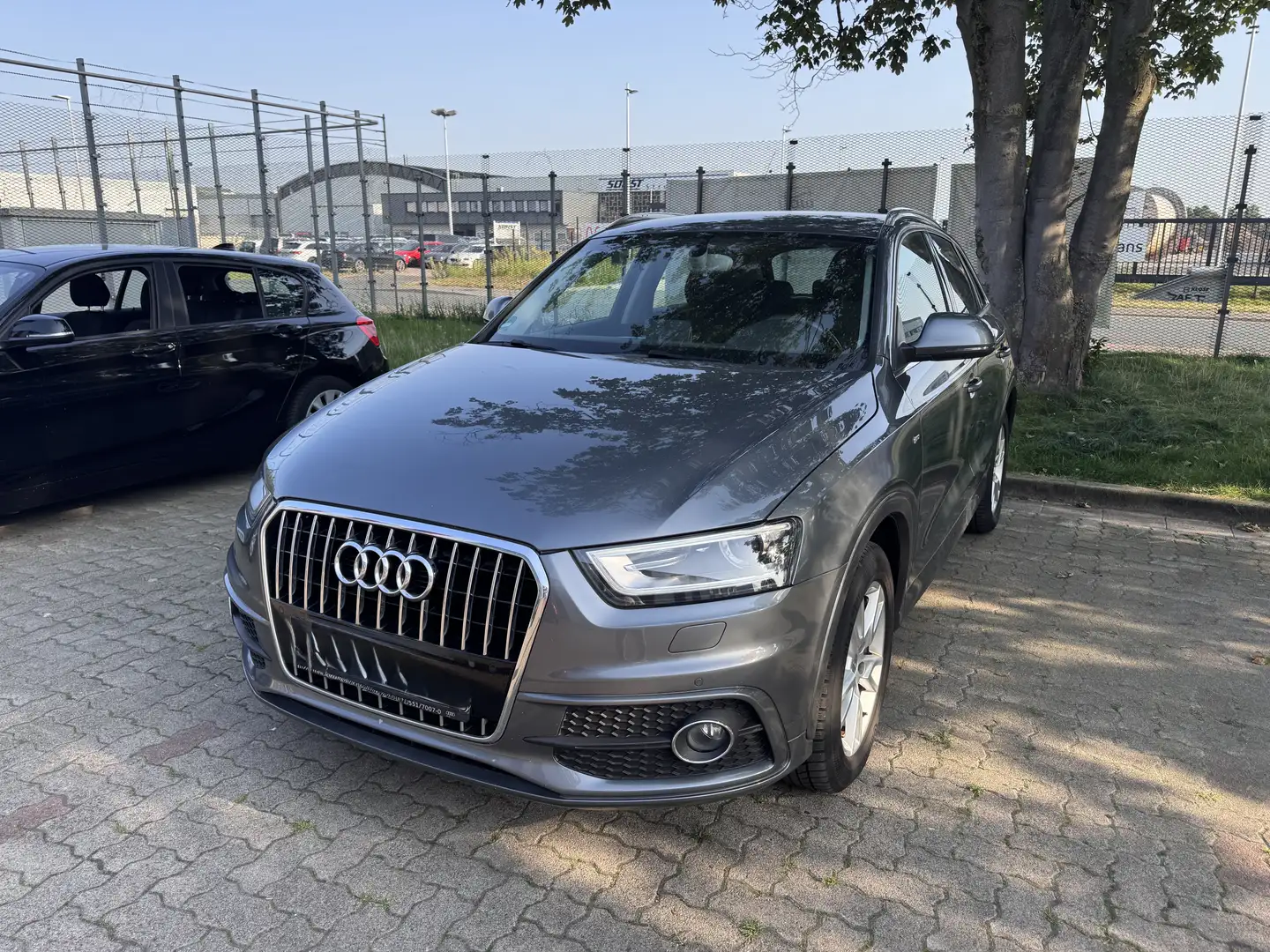 Audi Q3 Q3 2.0 TDI Stříbrná - 2
