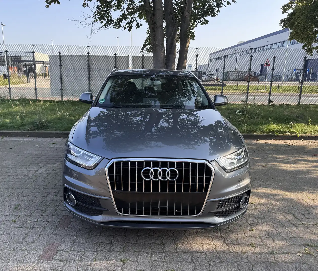 Audi Q3 Q3 2.0 TDI Stříbrná - 1