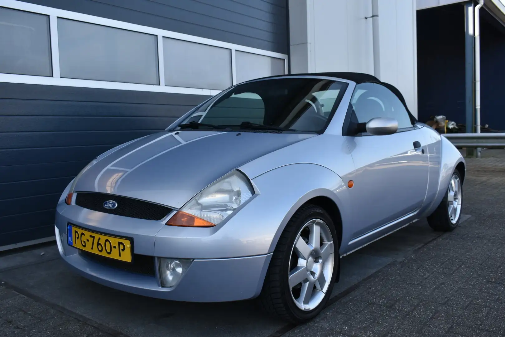 Ford Streetka 1.6 Grijs - 1