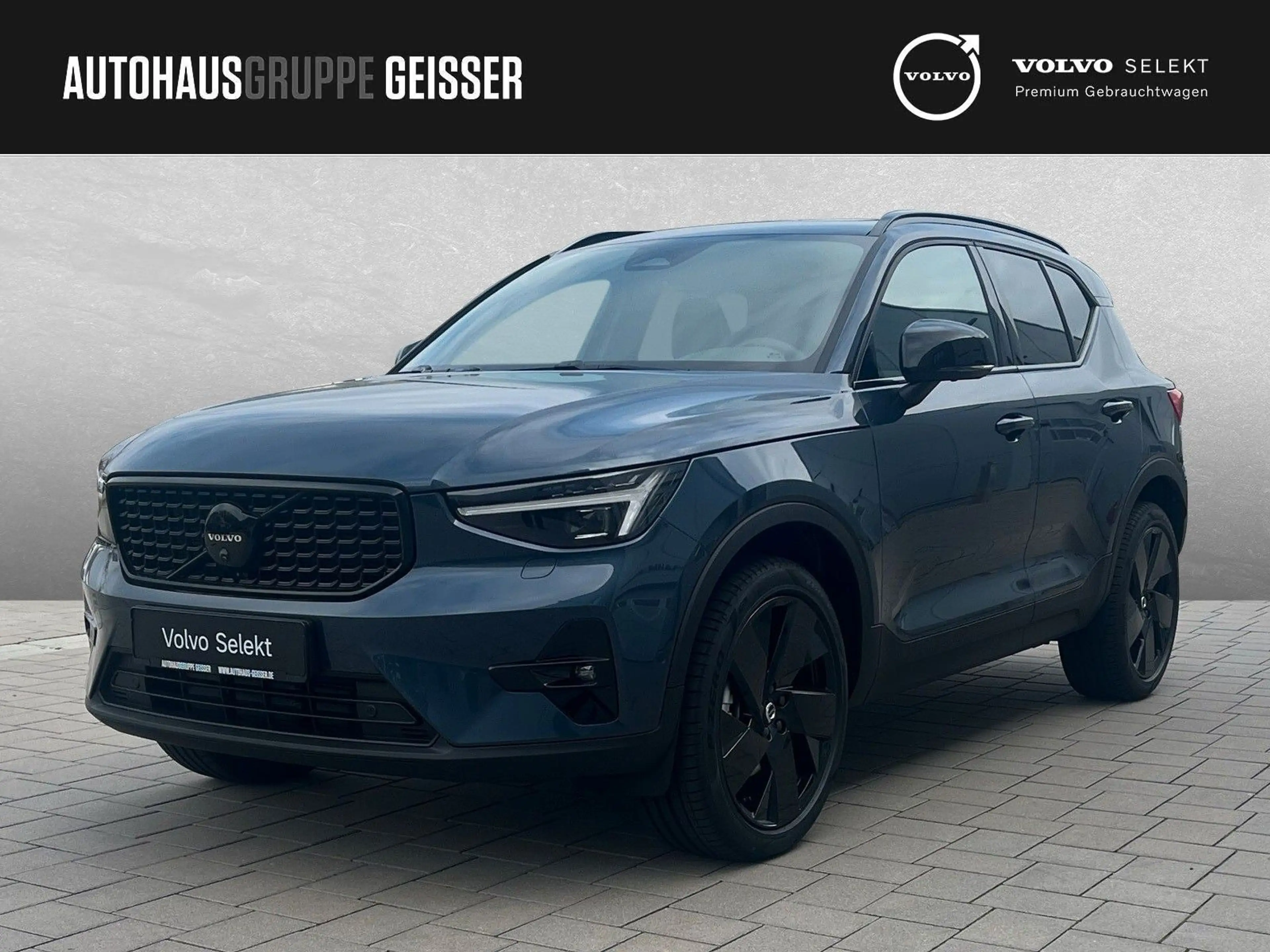Volvo XC40 B3 Mild-Hybrid Plus Black Edition AHK ACC