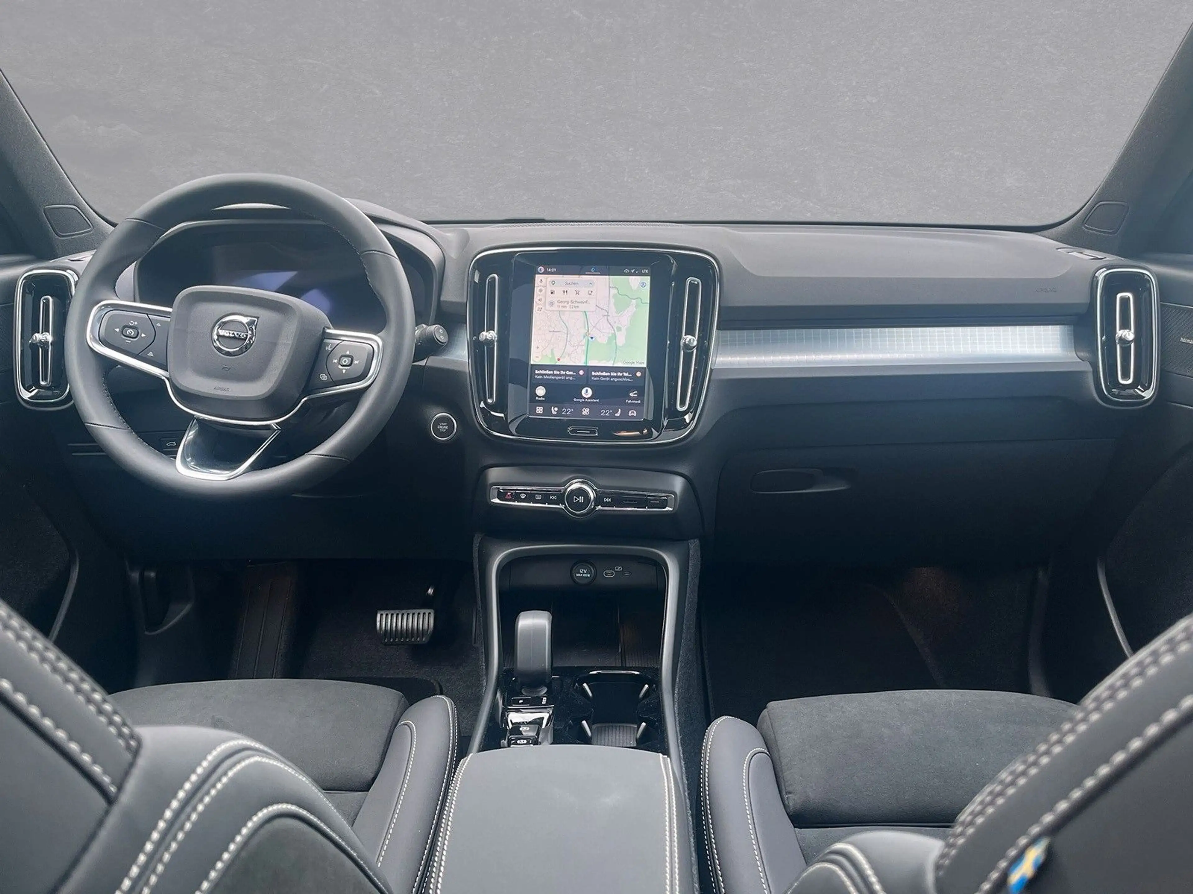 Volvo XC40 B3 Mild-Hybrid Plus Black Edition AHK ACC — photo 6