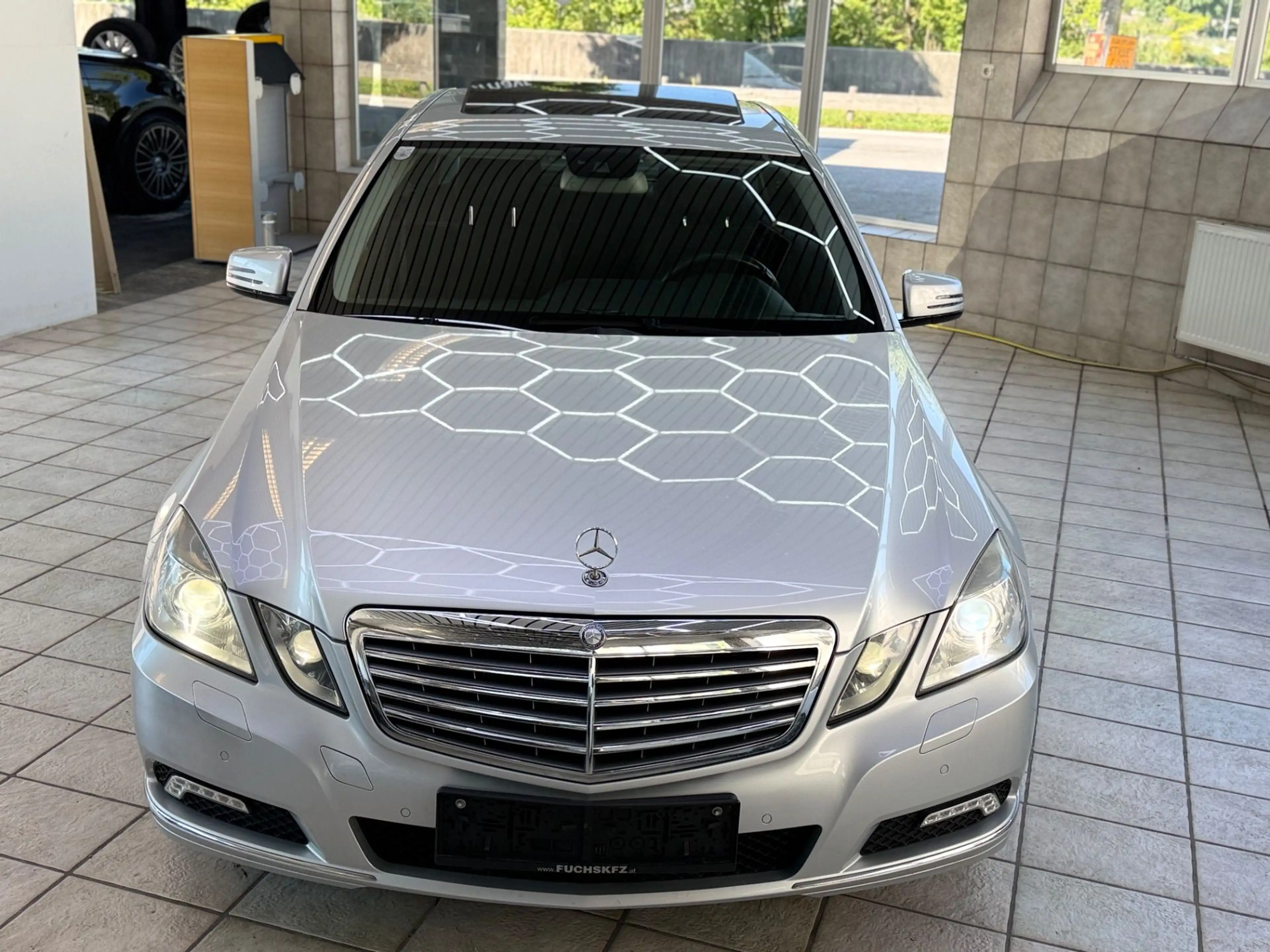 Mercedes-Benz E 350 CGI BlueEfficiency *PANO*TOP — photo 4
