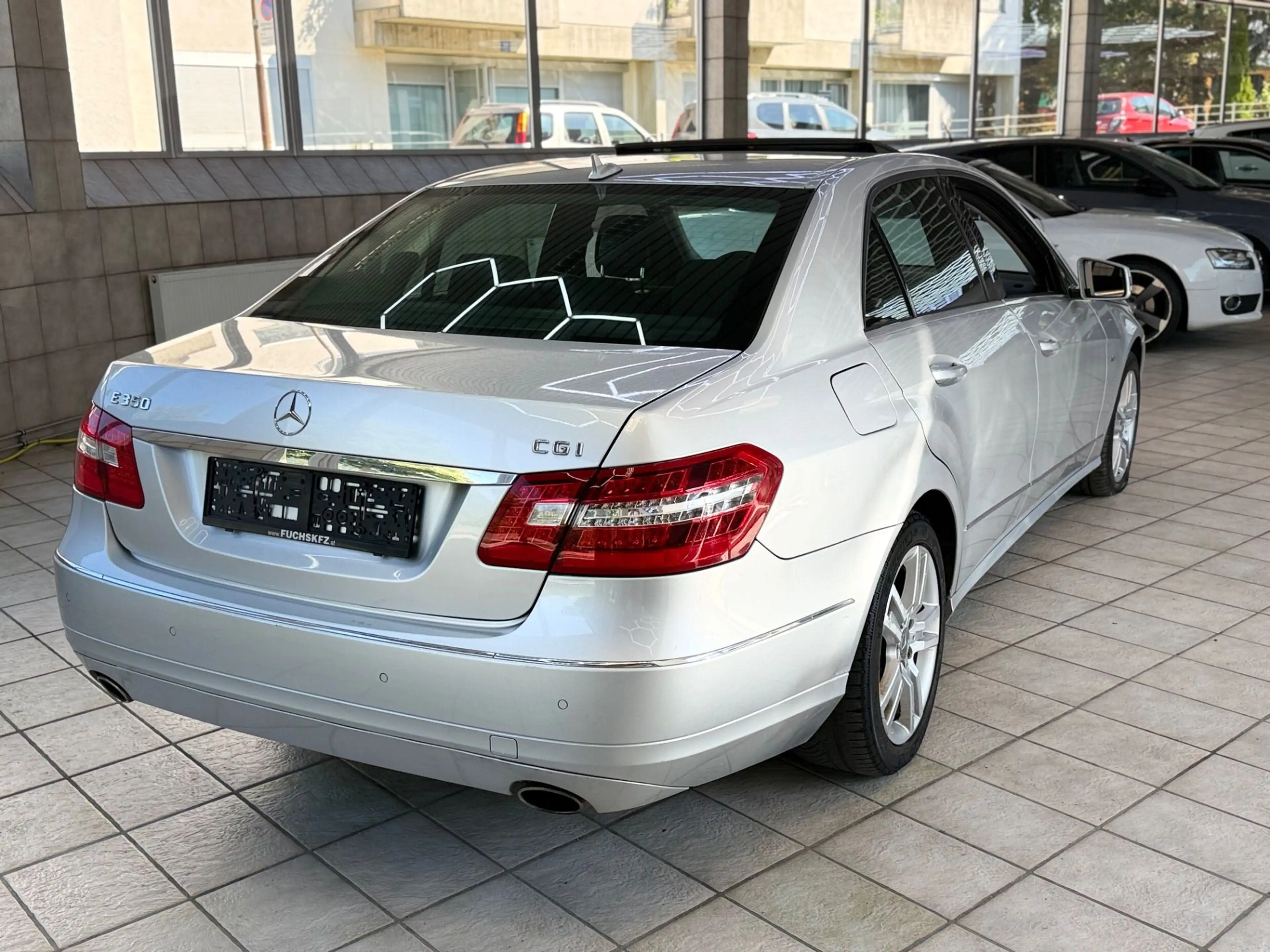 Mercedes-Benz E 350 CGI BlueEfficiency *PANO*TOP — photo 9