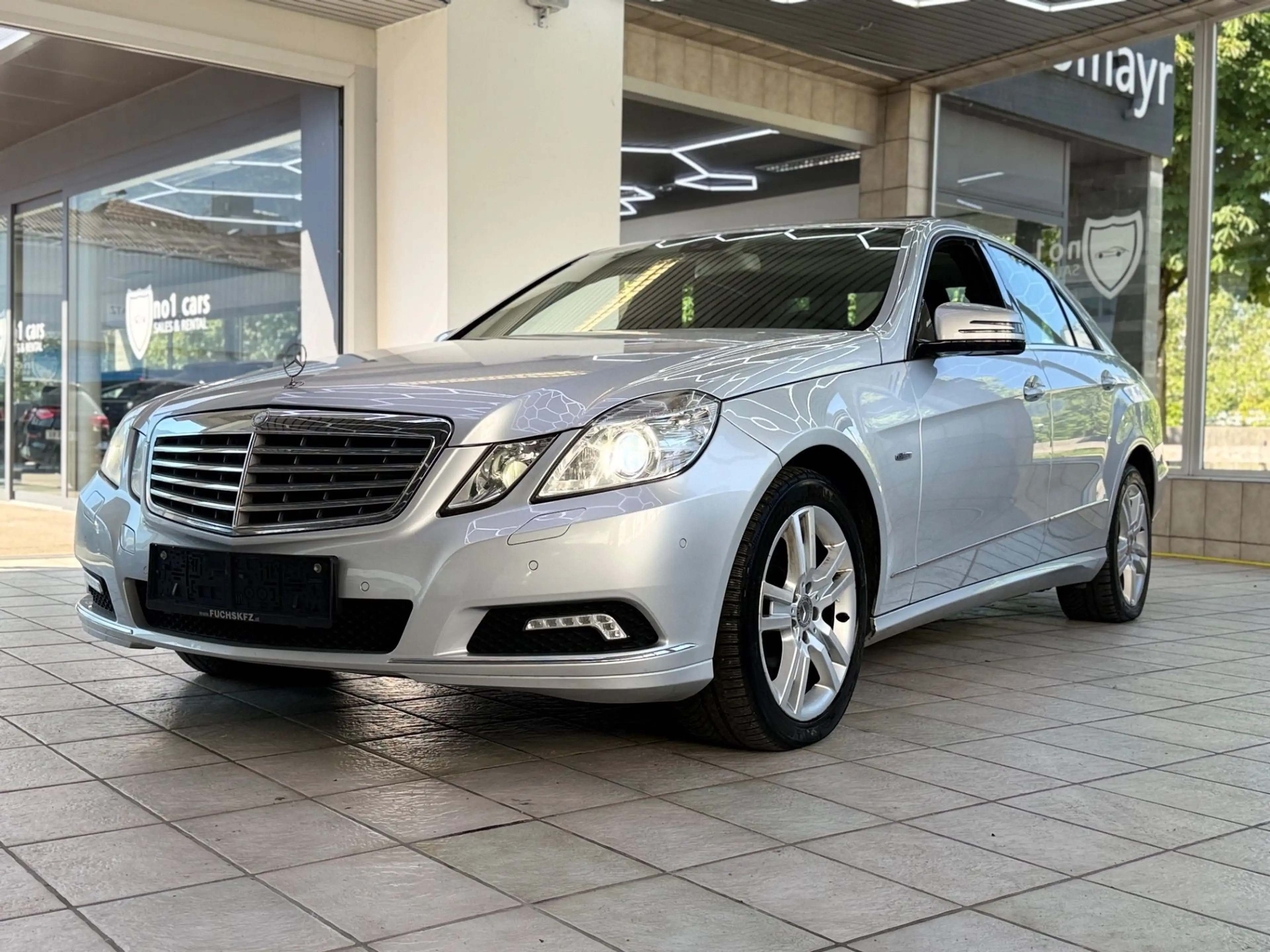 Mercedes-Benz E 350 CGI BlueEfficiency *PANO*TOP — photo 5