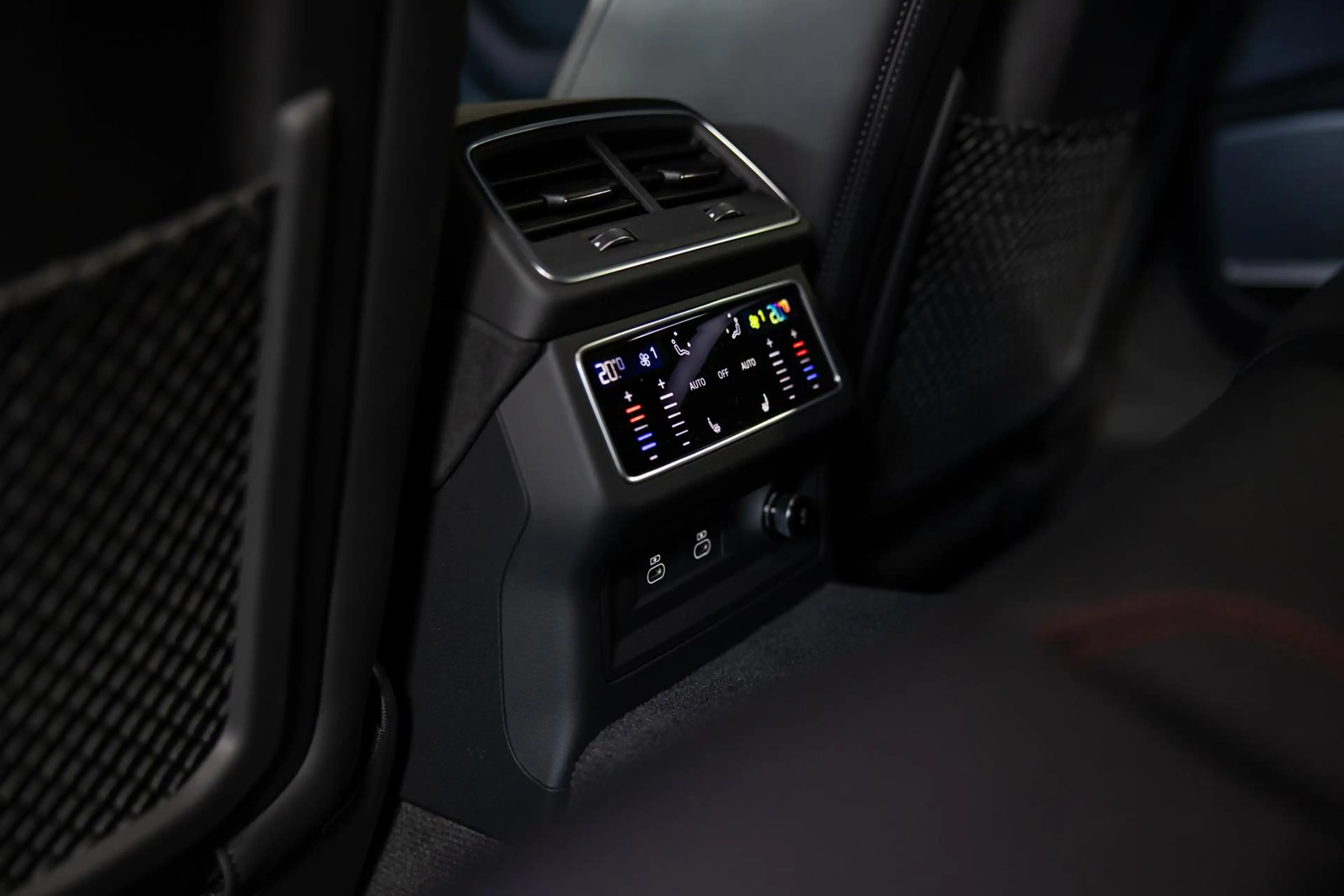 Audi RS7 4.0 TFSI ABT Legacy Edition 1/200 - KERAMIK — photo 15
