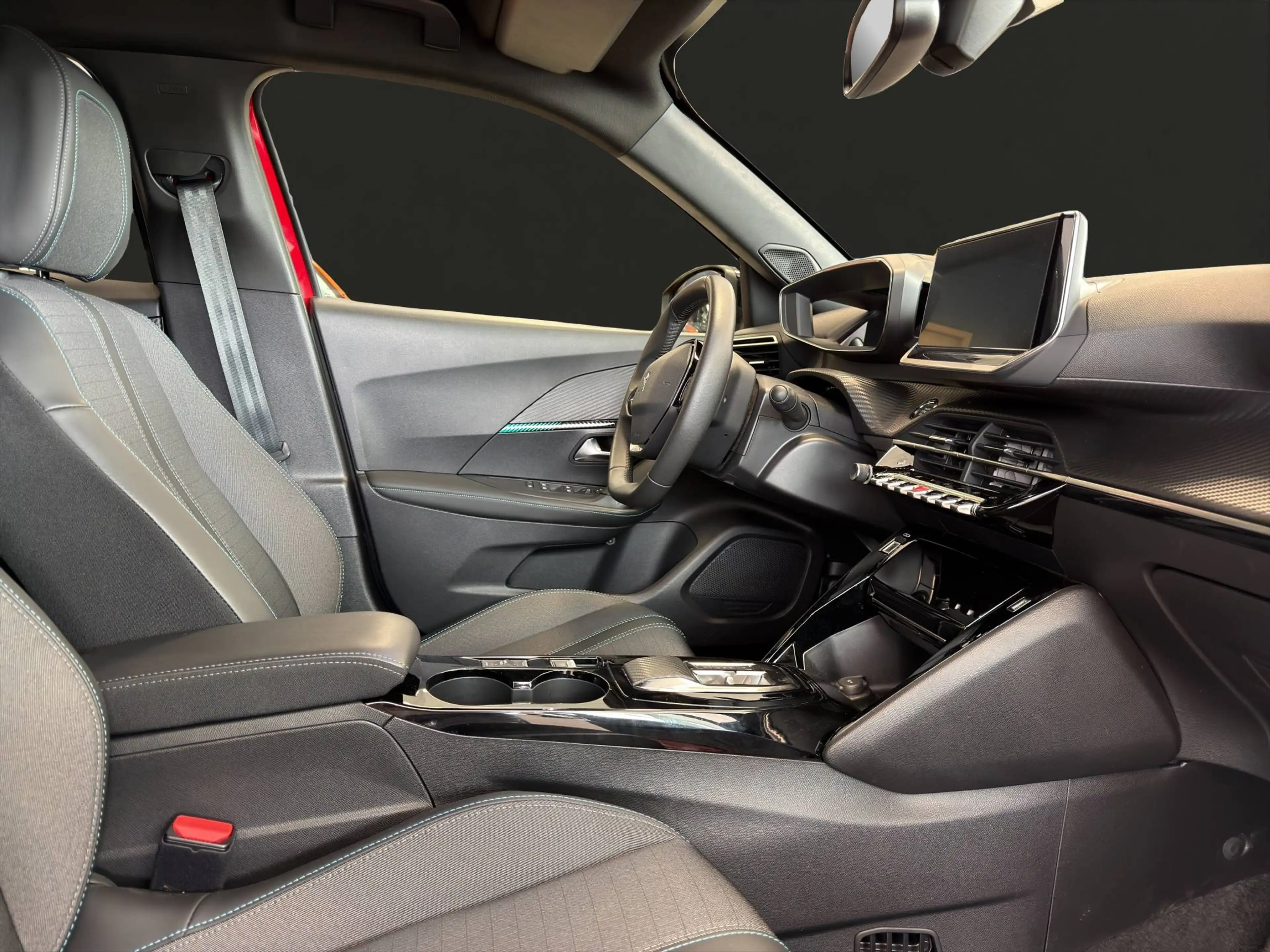Peugeot e-2008 e- Allure Pack 136 Elektro PDC/RFK/SHZ/LED/NAVI/DAB — photo 5