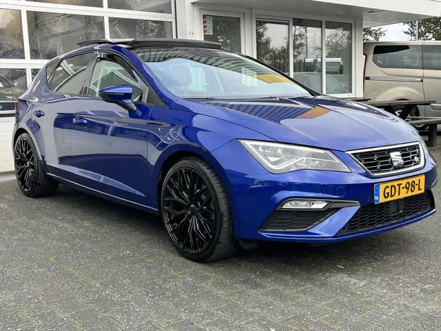 SEAT Leon 1.8 TSI FR 180 pk Panoramadak 19" lichtmetalen vel