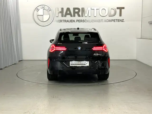 BMW X3 view 5