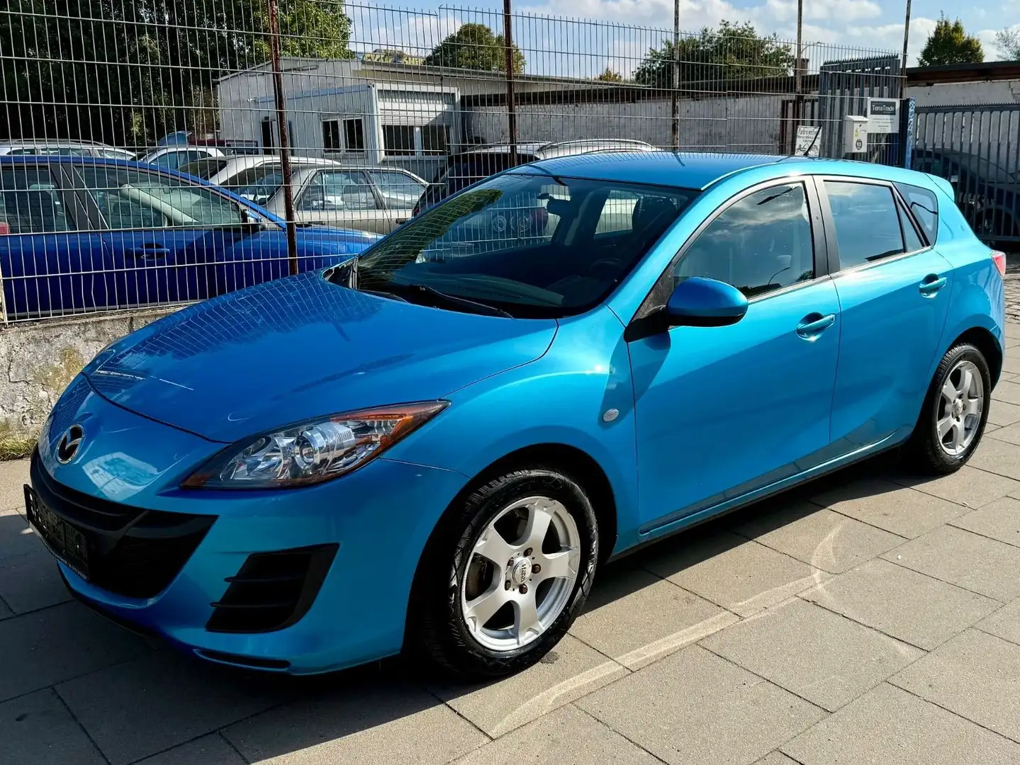 Mazda 3 Lim. Center-Line/ TÜV NEU Blau - 2