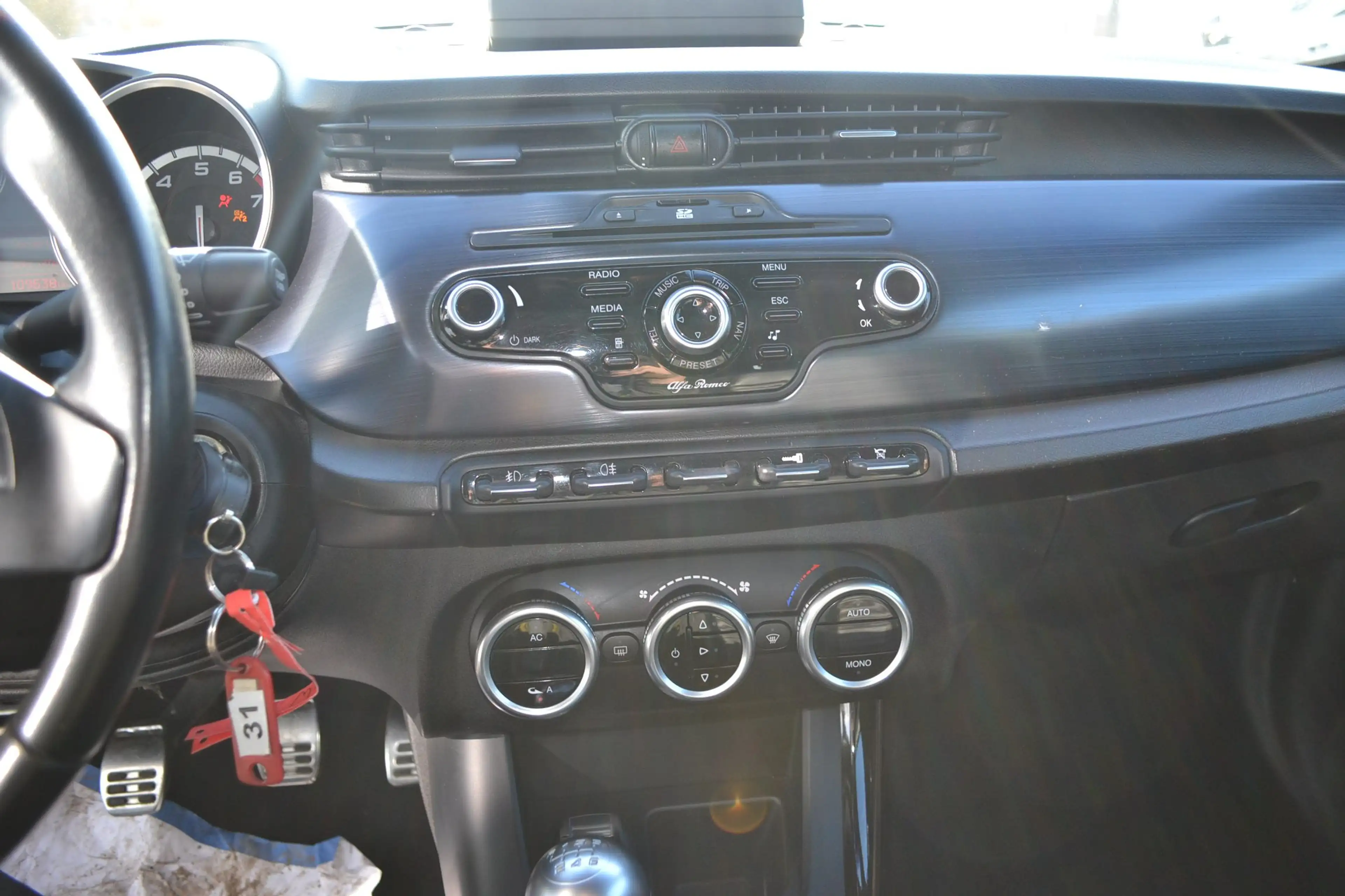 Alfa Romeo Giulietta Quadrifoglio Verde — photo 13