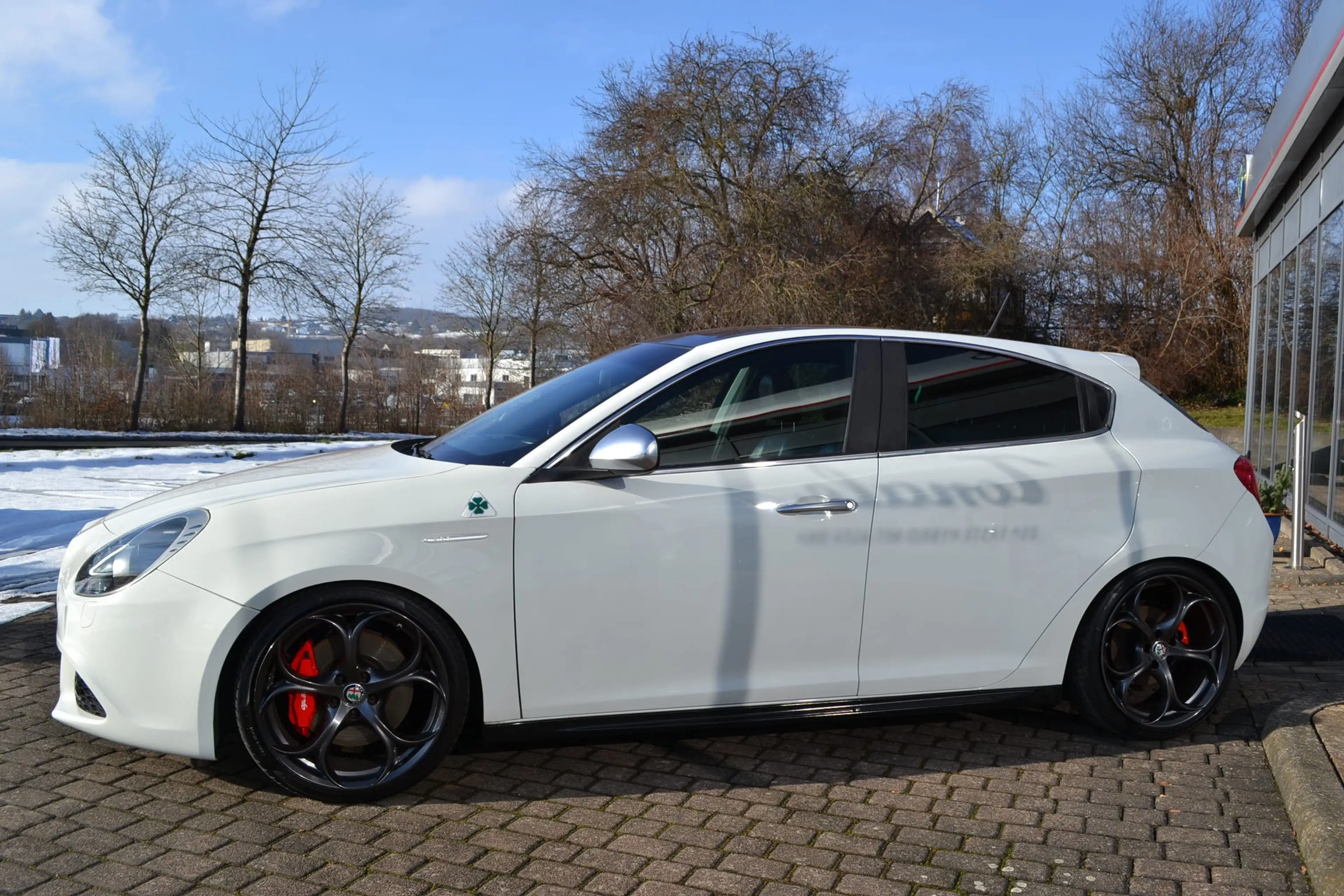 Alfa Romeo Giulietta Quadrifoglio Verde — photo 2