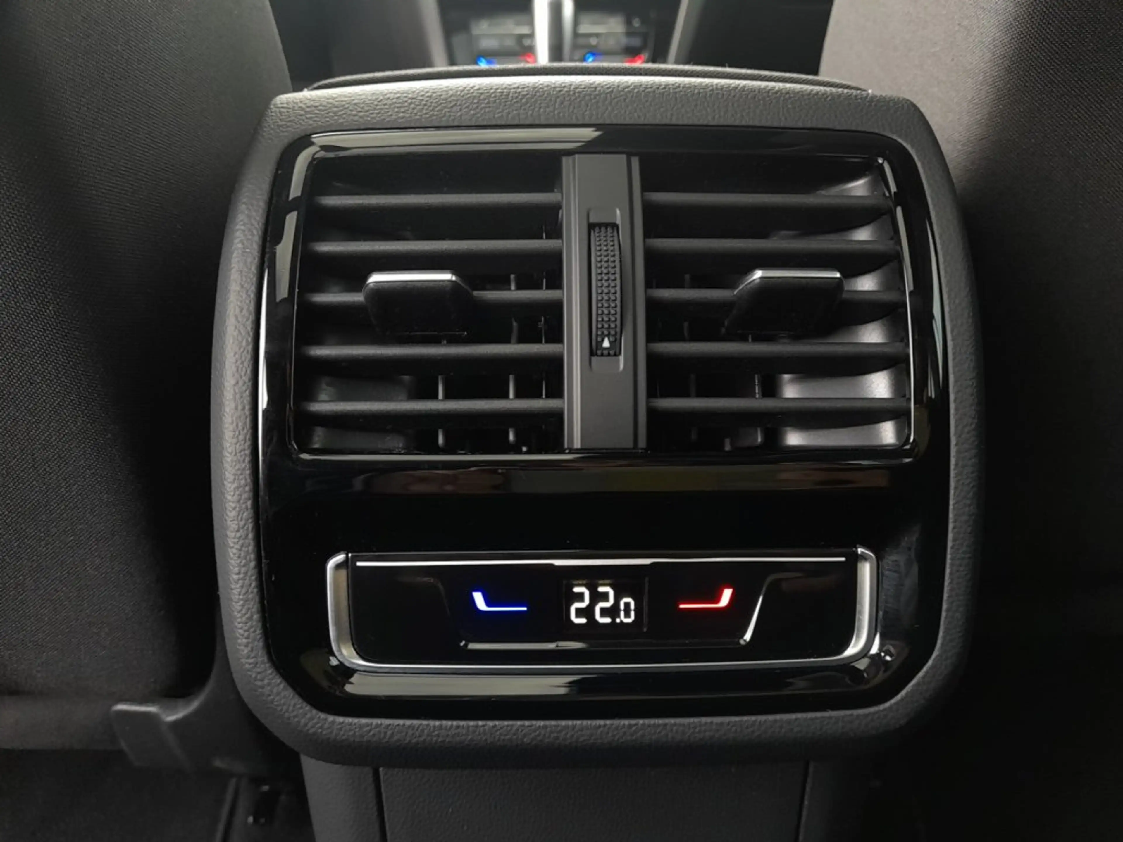 Volkswagen Passat Variant GTE PHEV DSG *MATRIX-LED / SKY / VIRTUELL / HEAD-UP / NAVI / AHV & 360° KAMERA / ACC* — photo 14