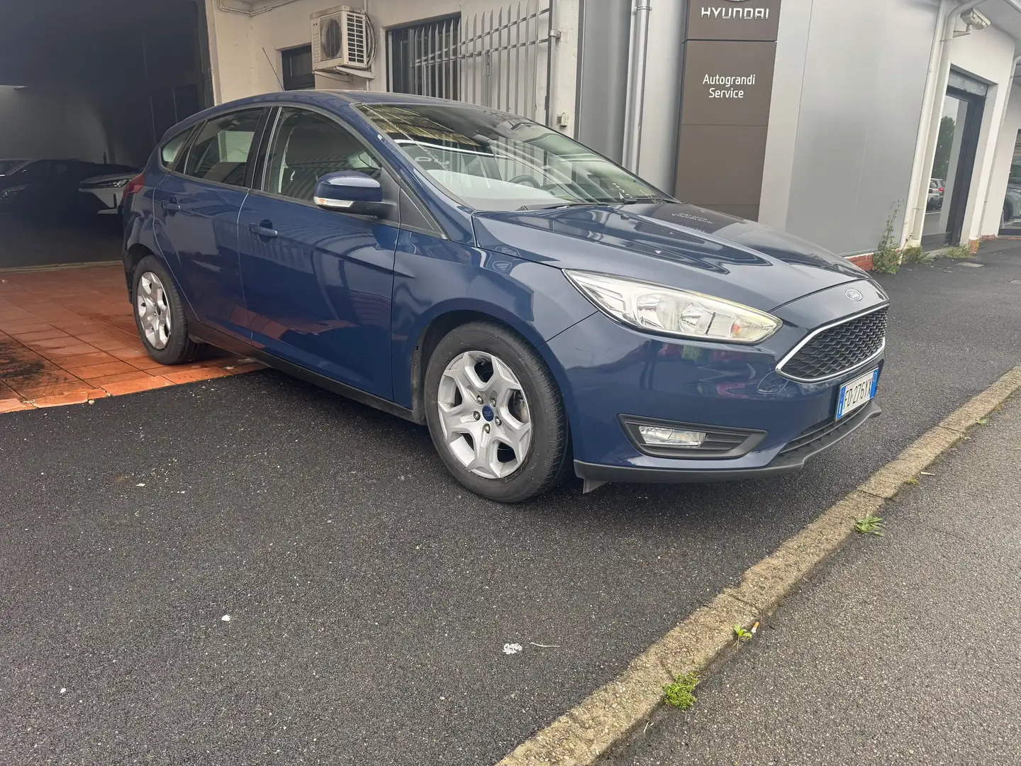 Ford Focus Focus 5p 1.5 tdci Titanium s Blau - 2
