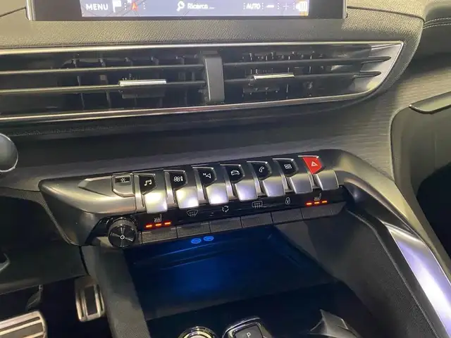 Peugeot 5008 view 11
