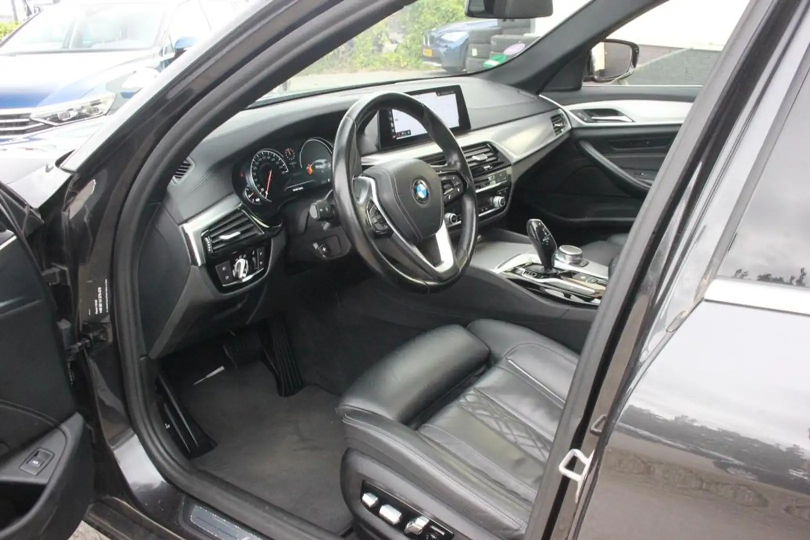 BMW 530 5-serie Touring 530i High Executive Luxury | Trekh Grijs - 2