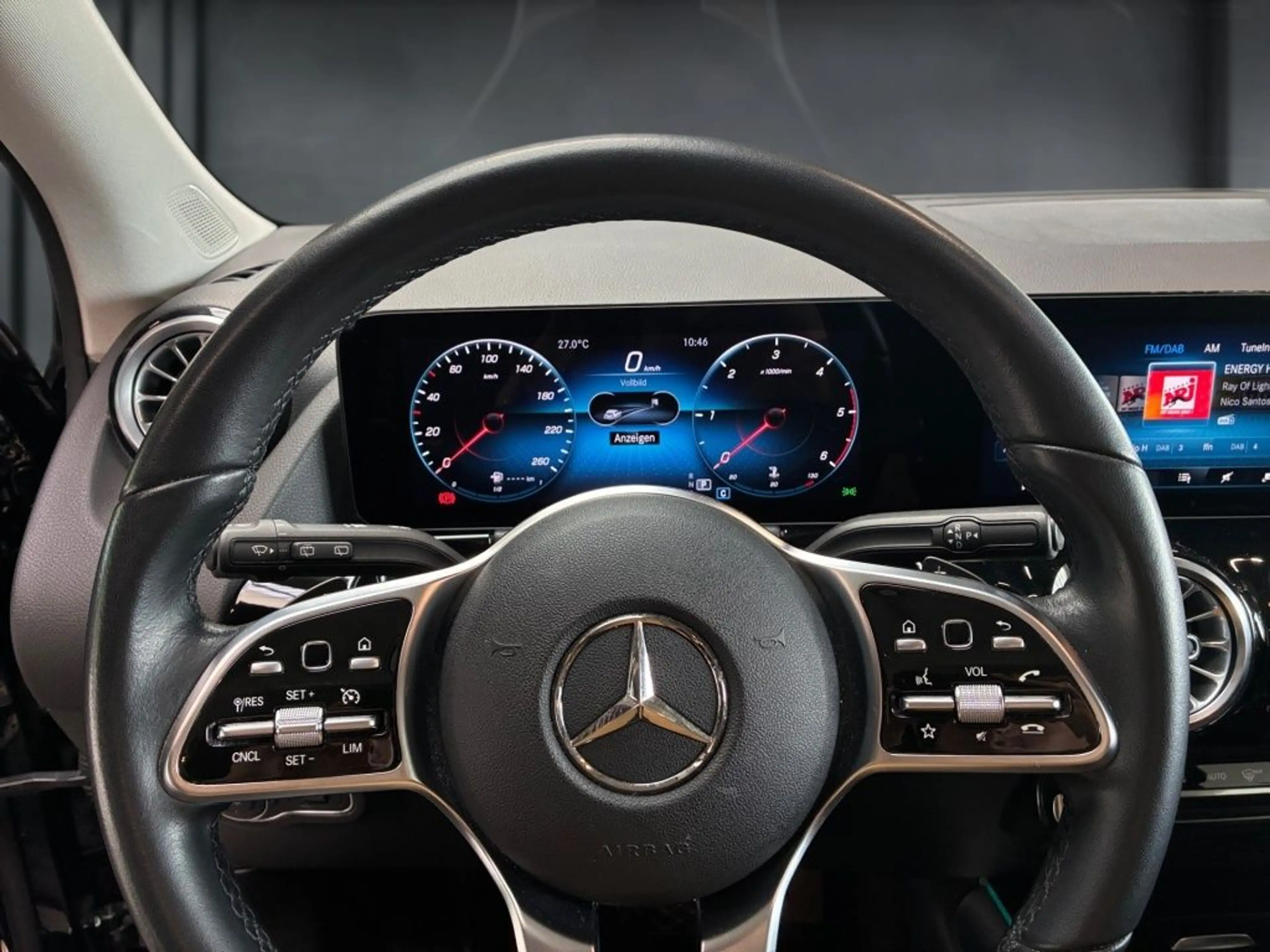 Mercedes-Benz GLA 200 d Progressive -Ambiente-Kamera-Totwinkel — photo 7