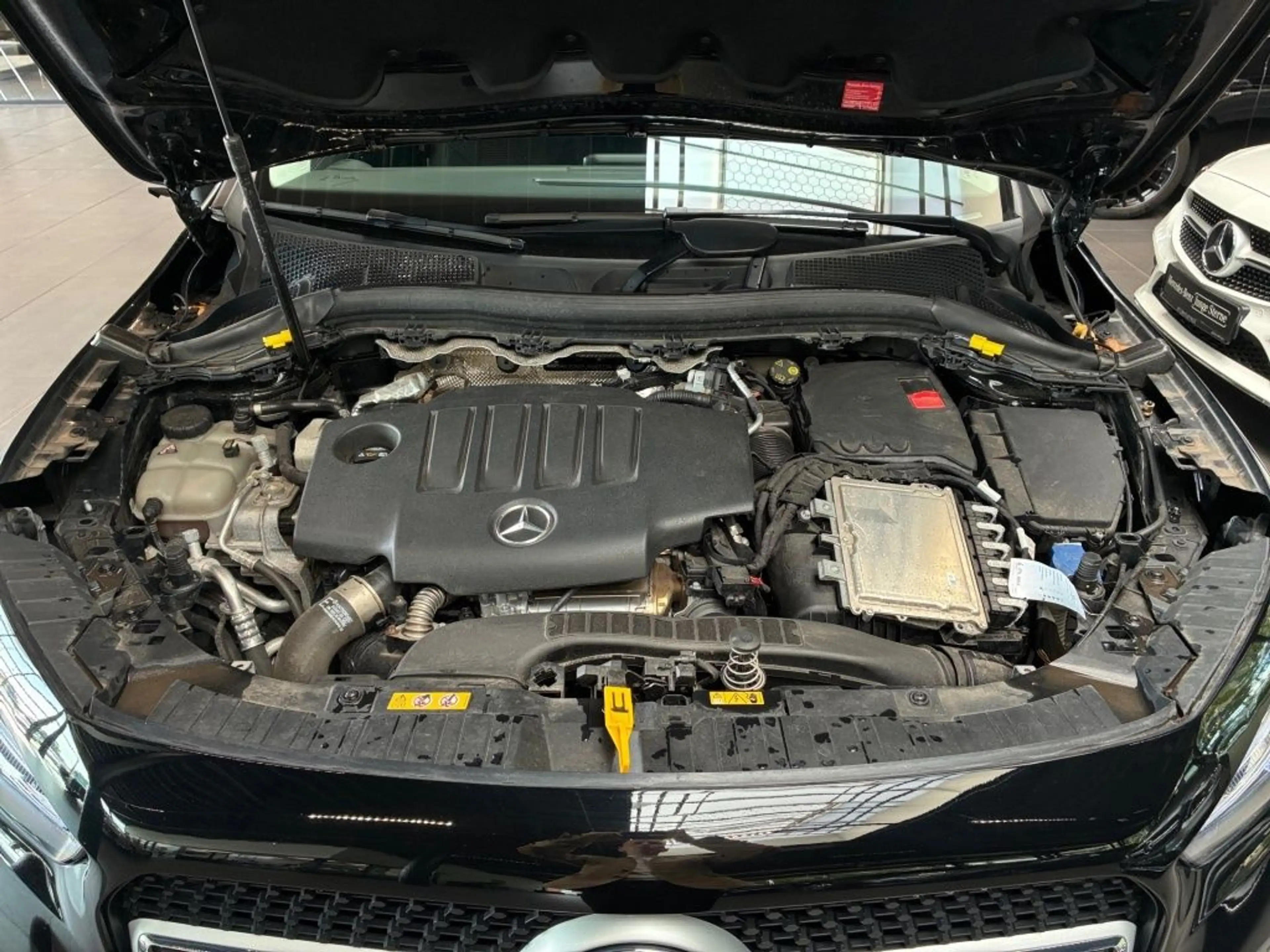 Mercedes-Benz GLA 200 d Progressive -Ambiente-Kamera-Totwinkel — photo 4