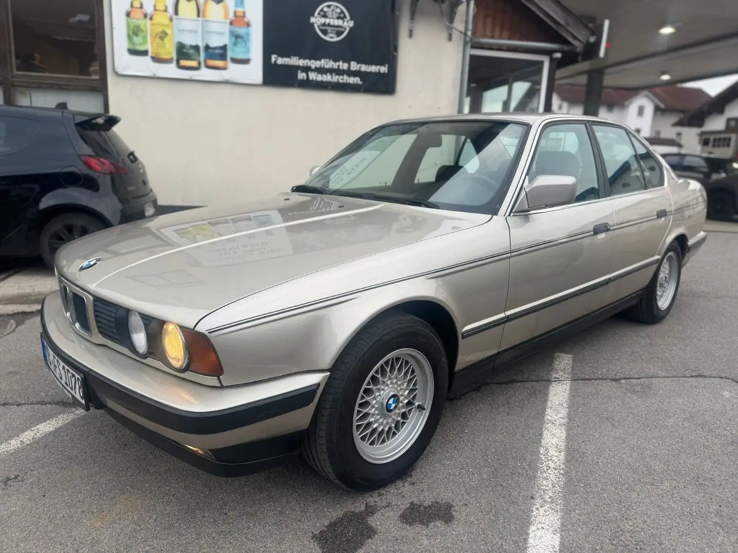 BMW 535 i e34 Schalter TÜV NEU 04/2028 Oro - 1