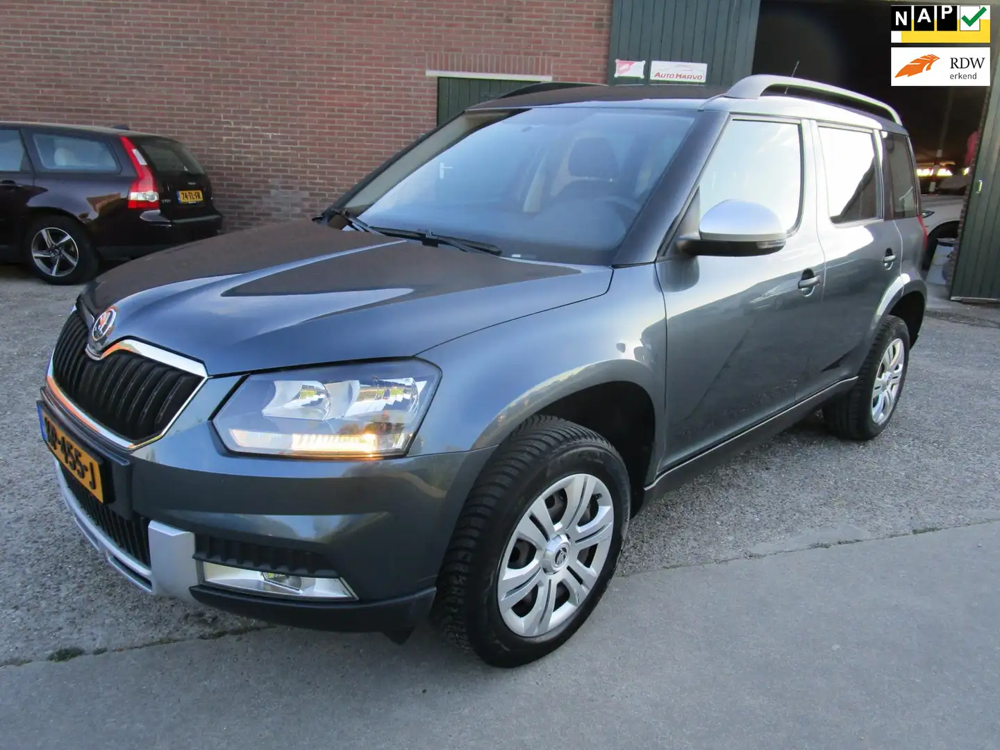 Skoda Yeti 1.2 TSI Greentech Active airco ,cv, trekhaak mooi Grigio - 1
