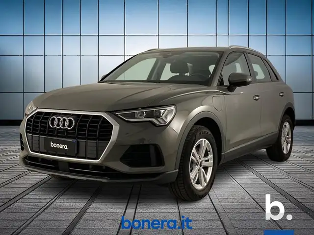 Audi Q3 main image