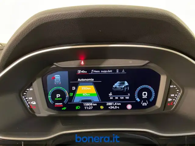 Audi Q3 view 19
