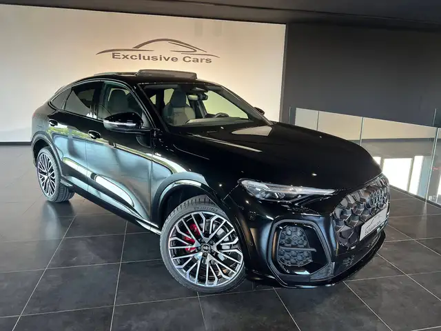 Audi Q5 view 3
