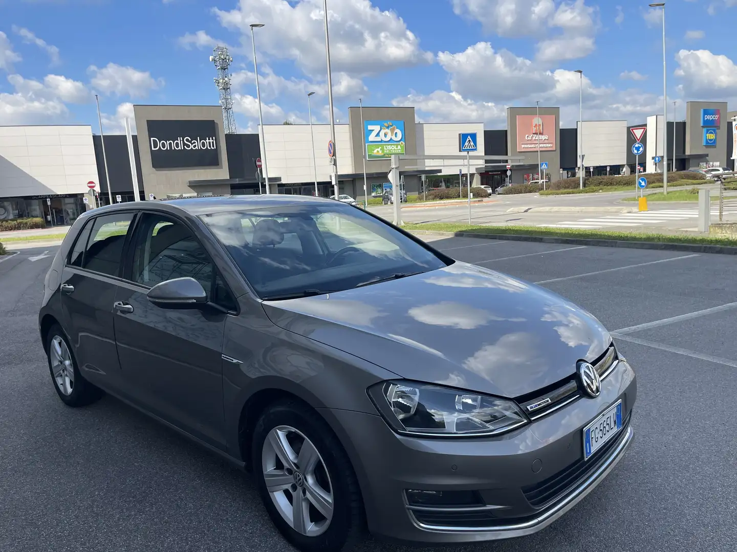 Volkswagen Golf 5p 1.4 tgi Highline - 2