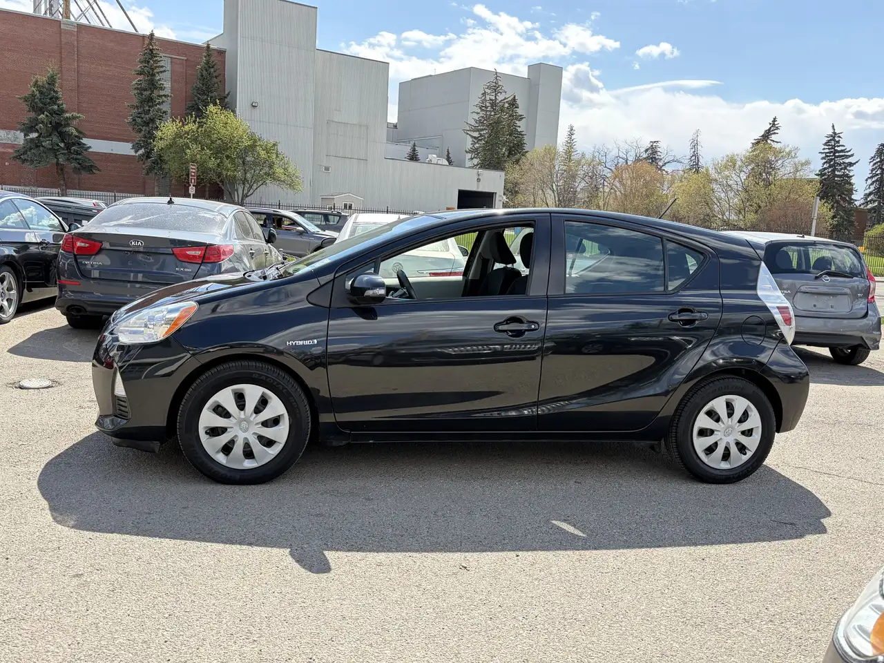 Toyota Prius c снимка Toyota Prius c