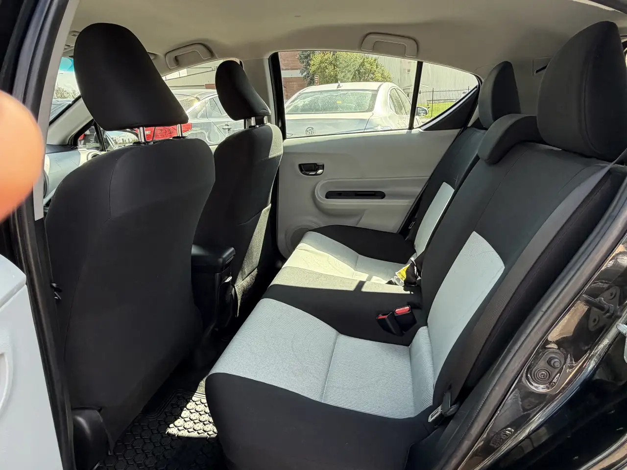 Toyota Prius c снимка Toyota Prius c