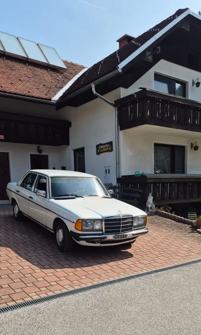 Mercedes-Benz E 200 Bianco - 1