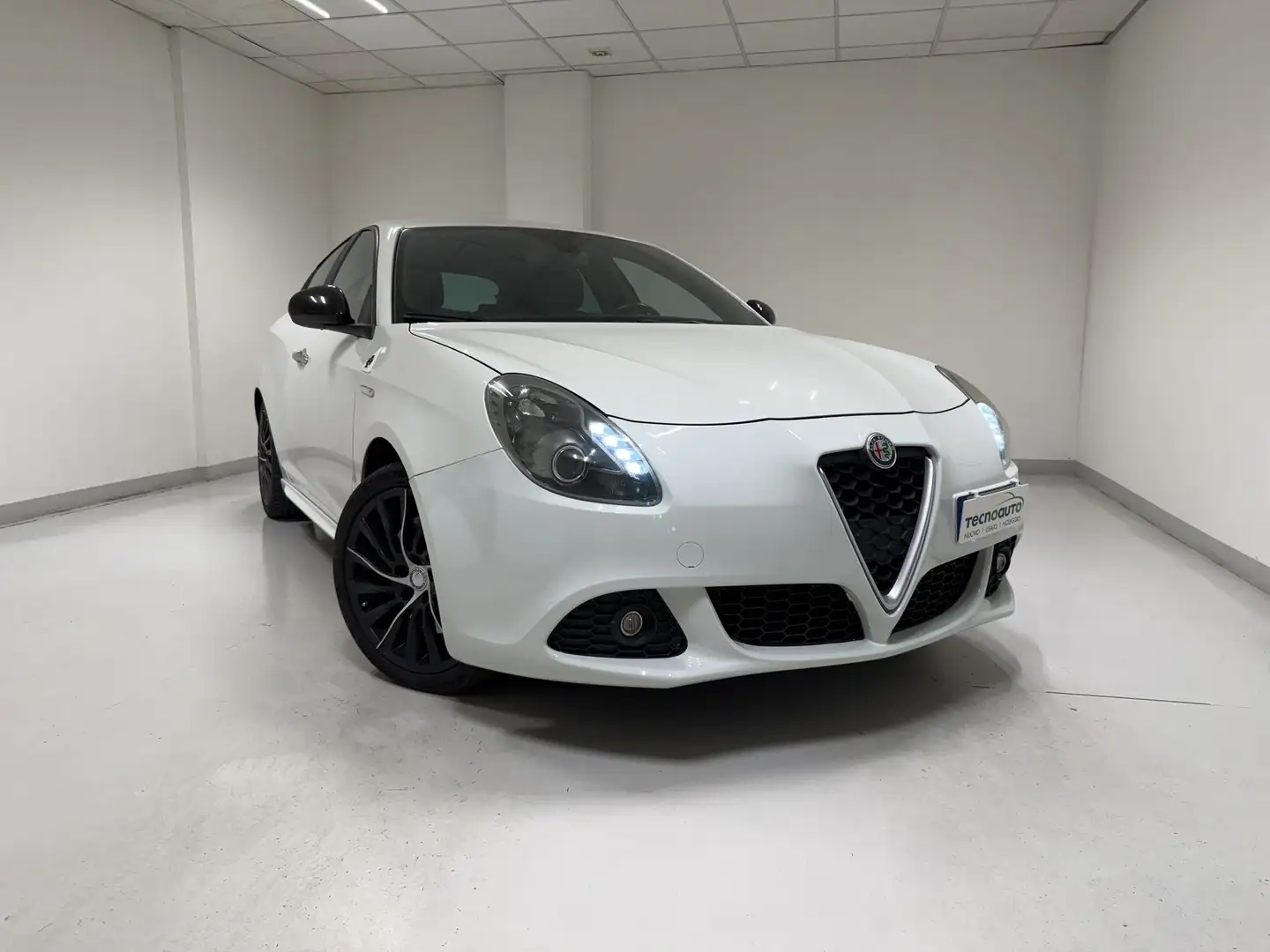 Alfa Romeo Giulietta Giulietta 1750 TBi Quadrifoglio Verde Wit - 2