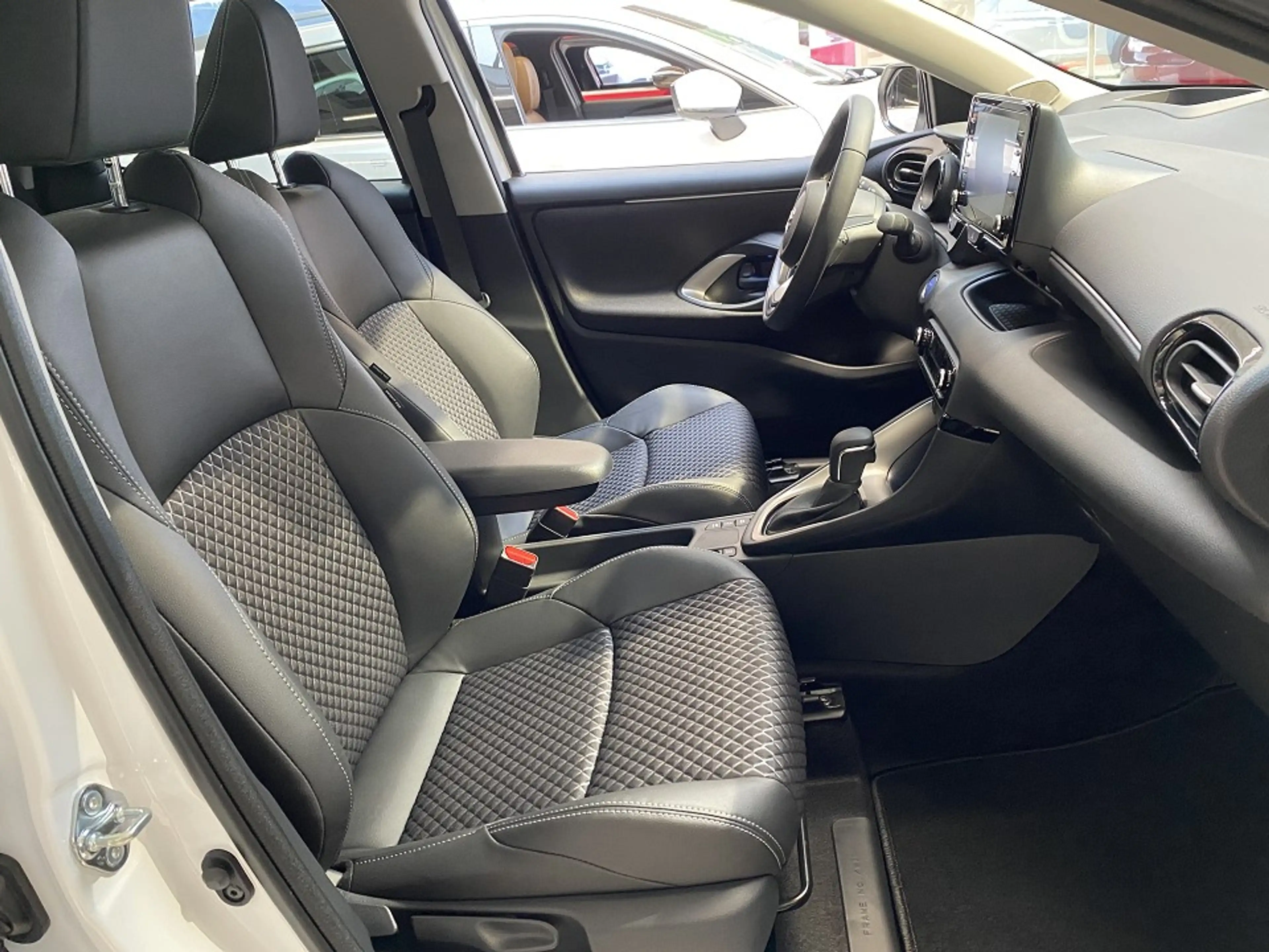 Mazda 2 Hybrid 1.5 Select Panoramadach — photo 5