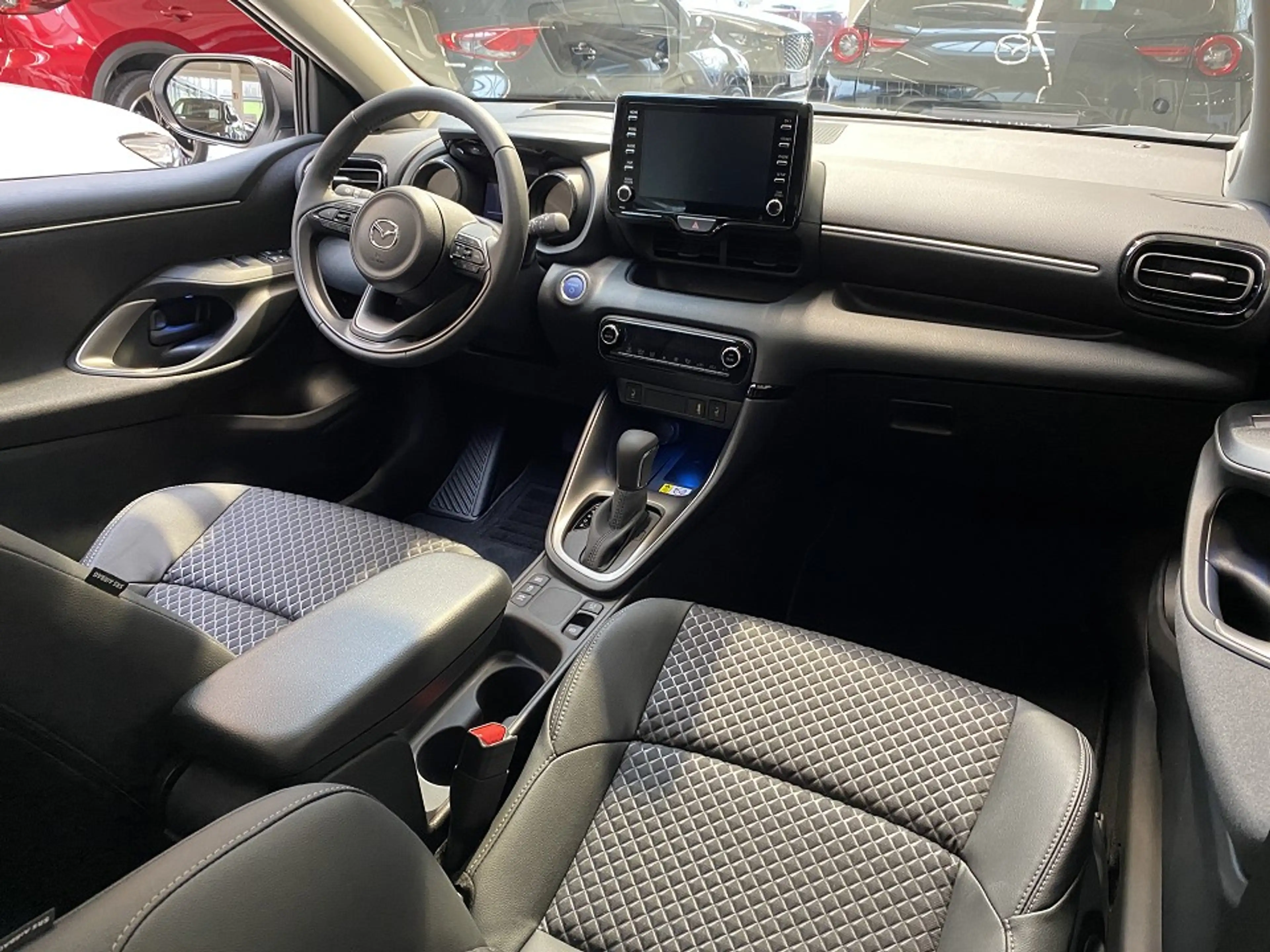 Mazda 2 Hybrid 1.5 Select Panoramadach — photo 3