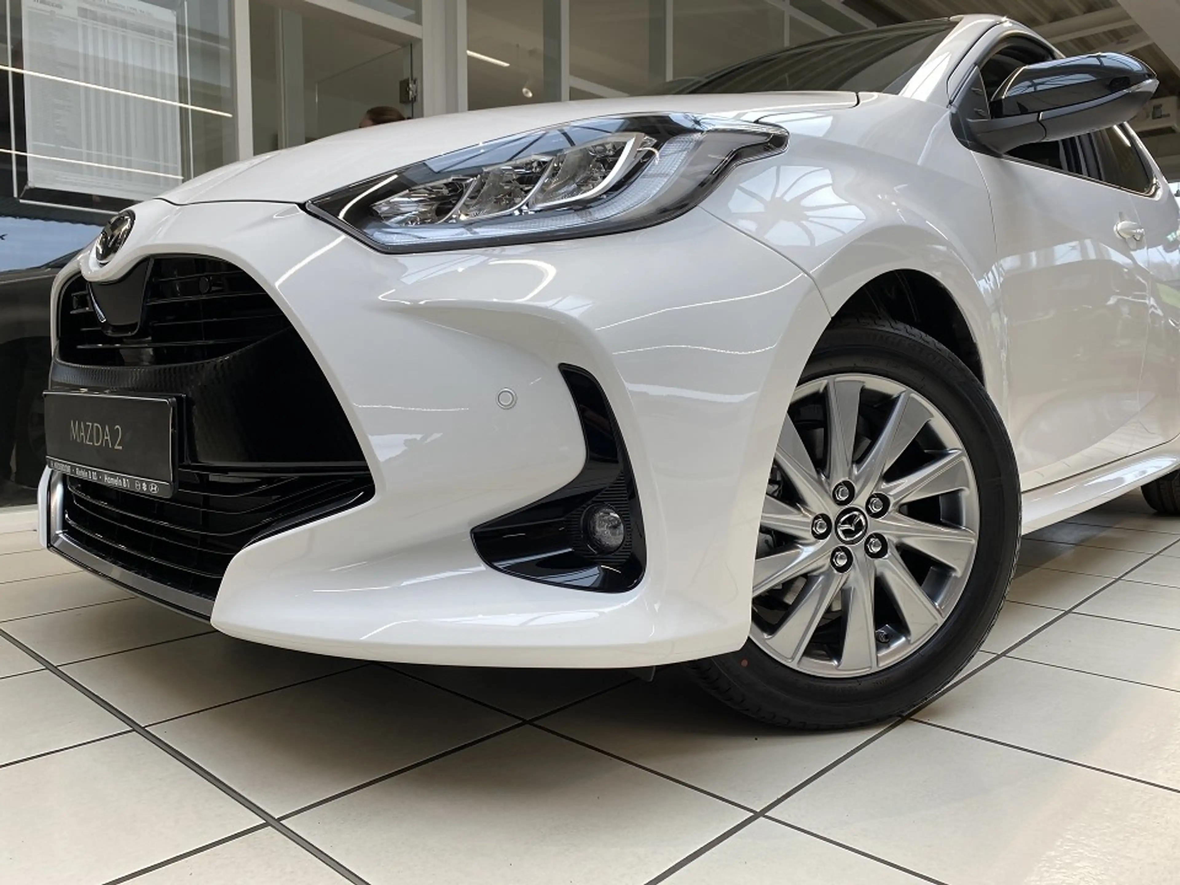 Mazda 2 Hybrid 1.5 Select Panoramadach — photo 4