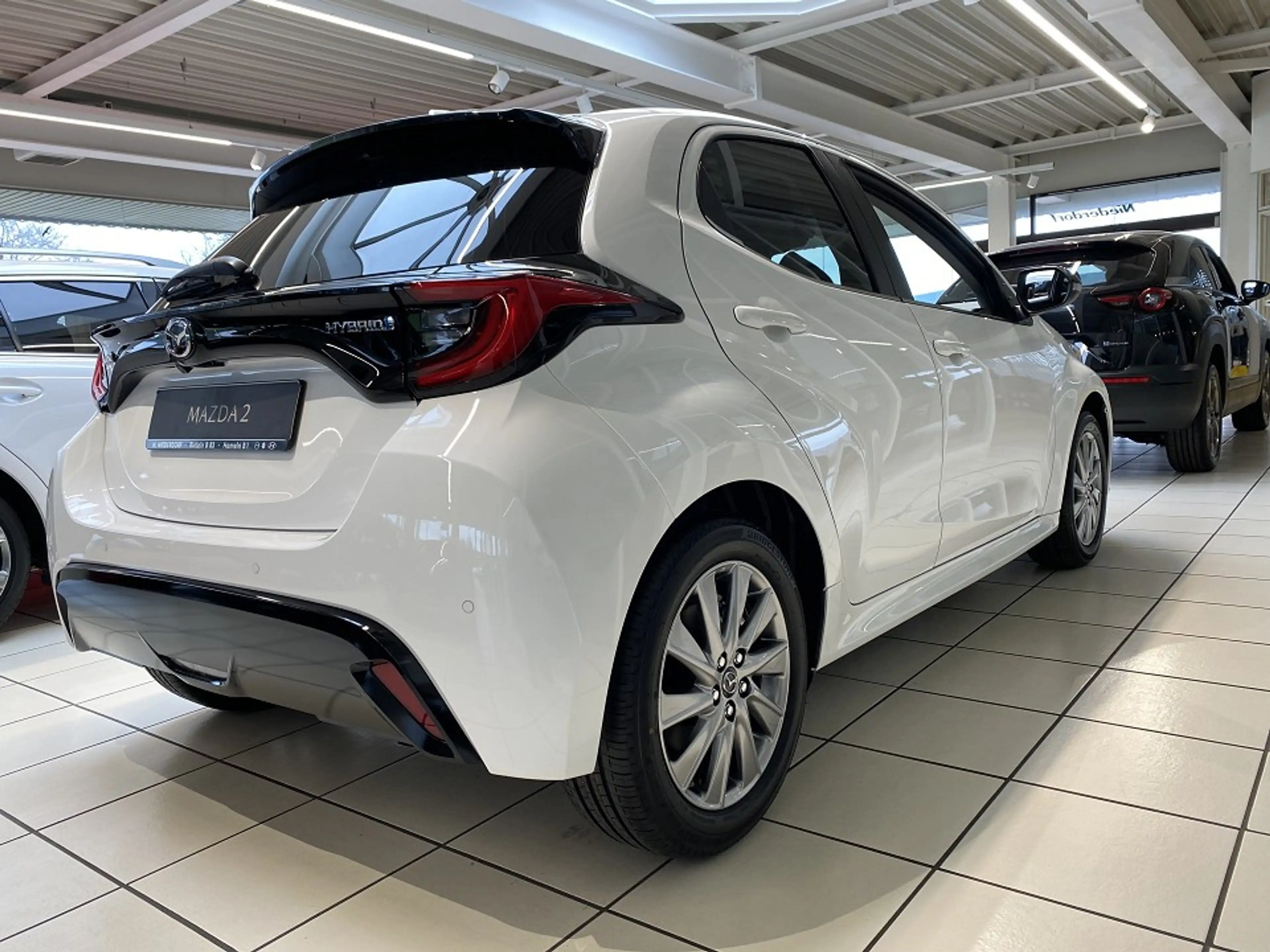 Mazda 2 Hybrid 1.5 Select Panoramadach — photo 2