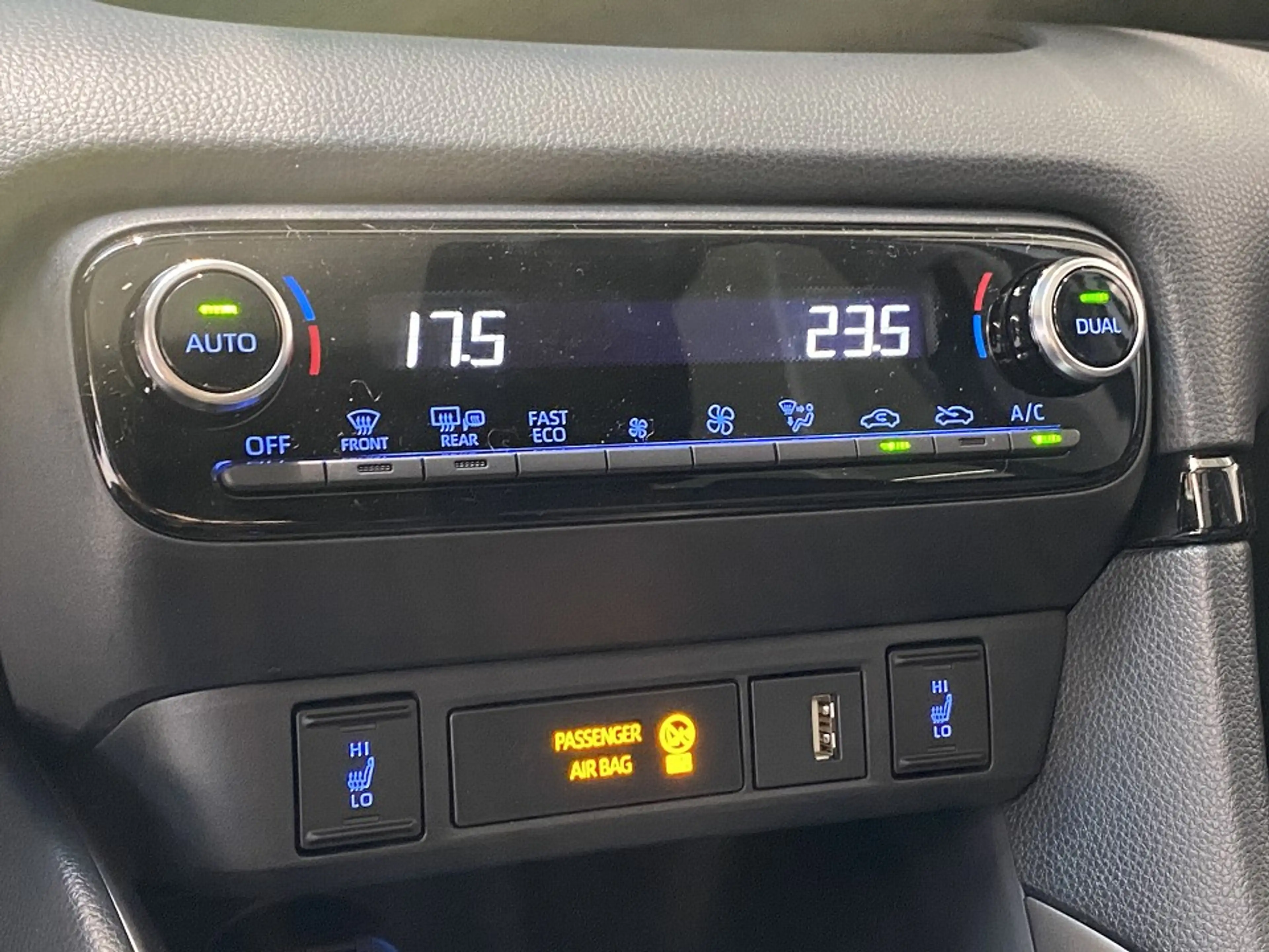 Mazda 2 Hybrid 1.5 Select Panoramadach — photo 10