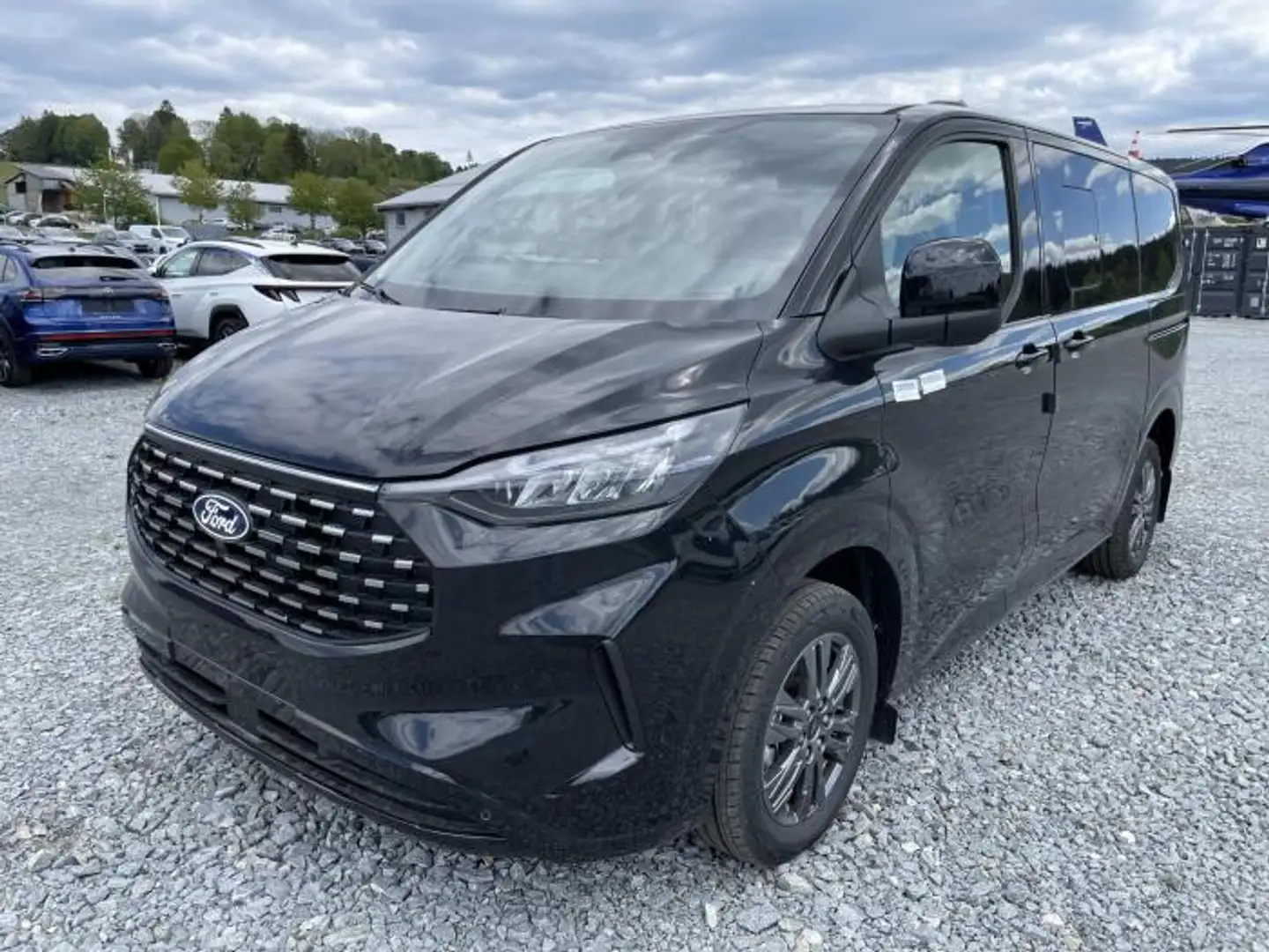 Ford Tourneo Custom 320 L1 Titanium (320 Titanium) 2.0 EcoBlue 125k... Schwarz - 1