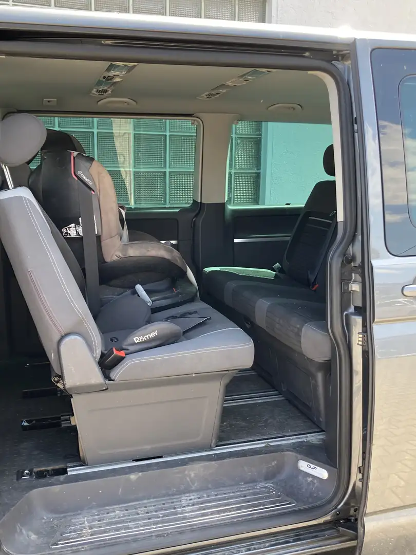 Volkswagen T5 Multivan DSG Highline - 1